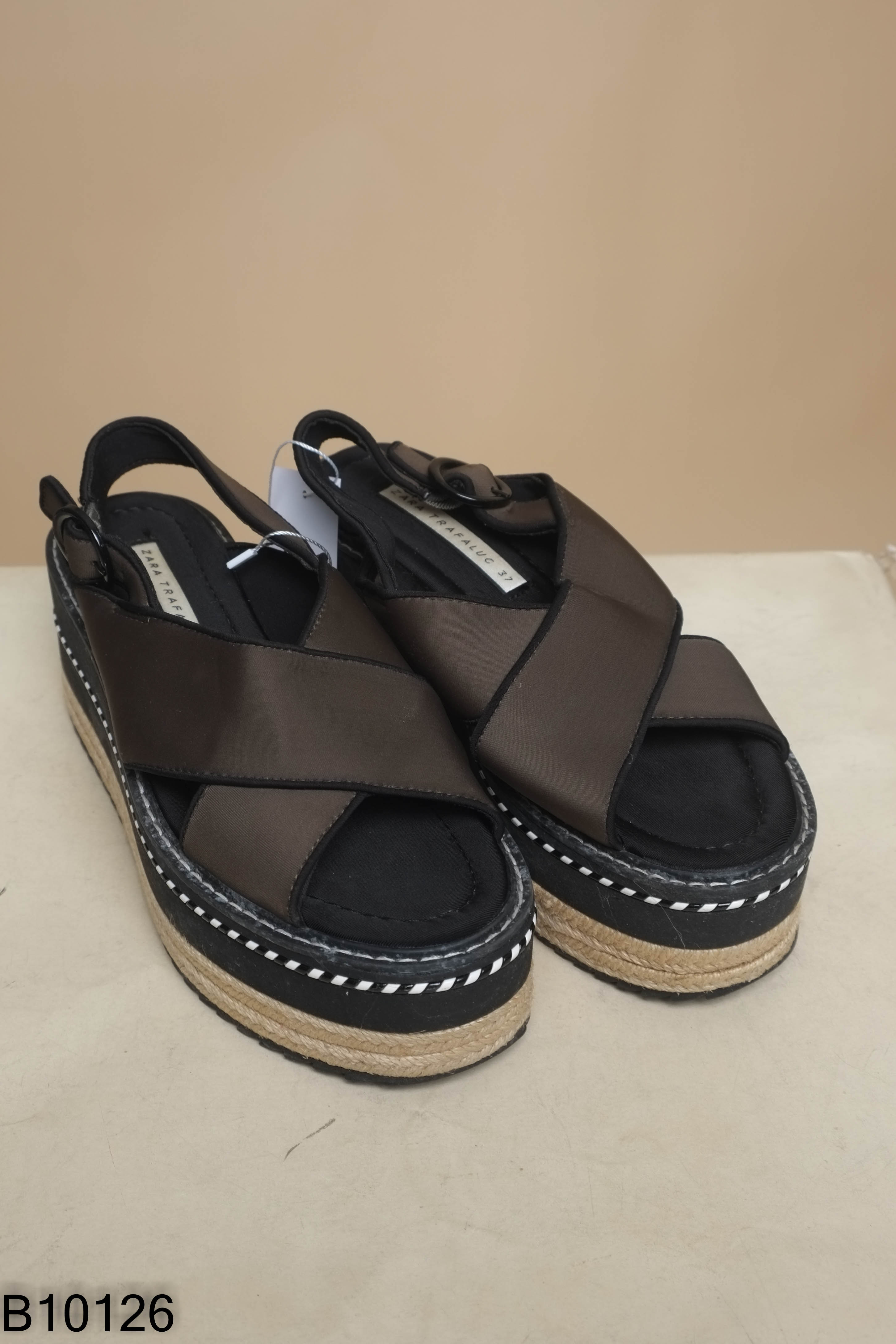 Sandals đế độn đen phối xanh