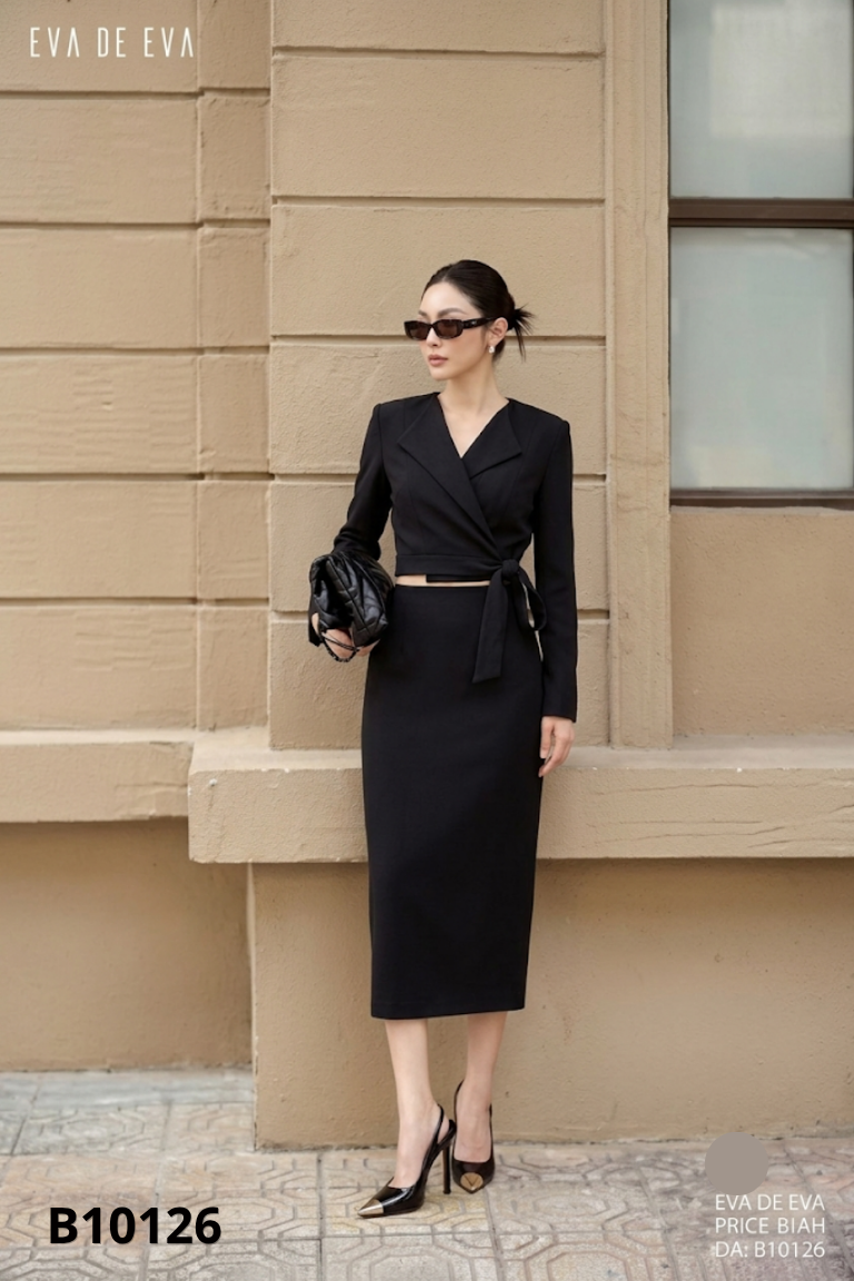 Áo khoác đen EVA DE EVA form ngắn