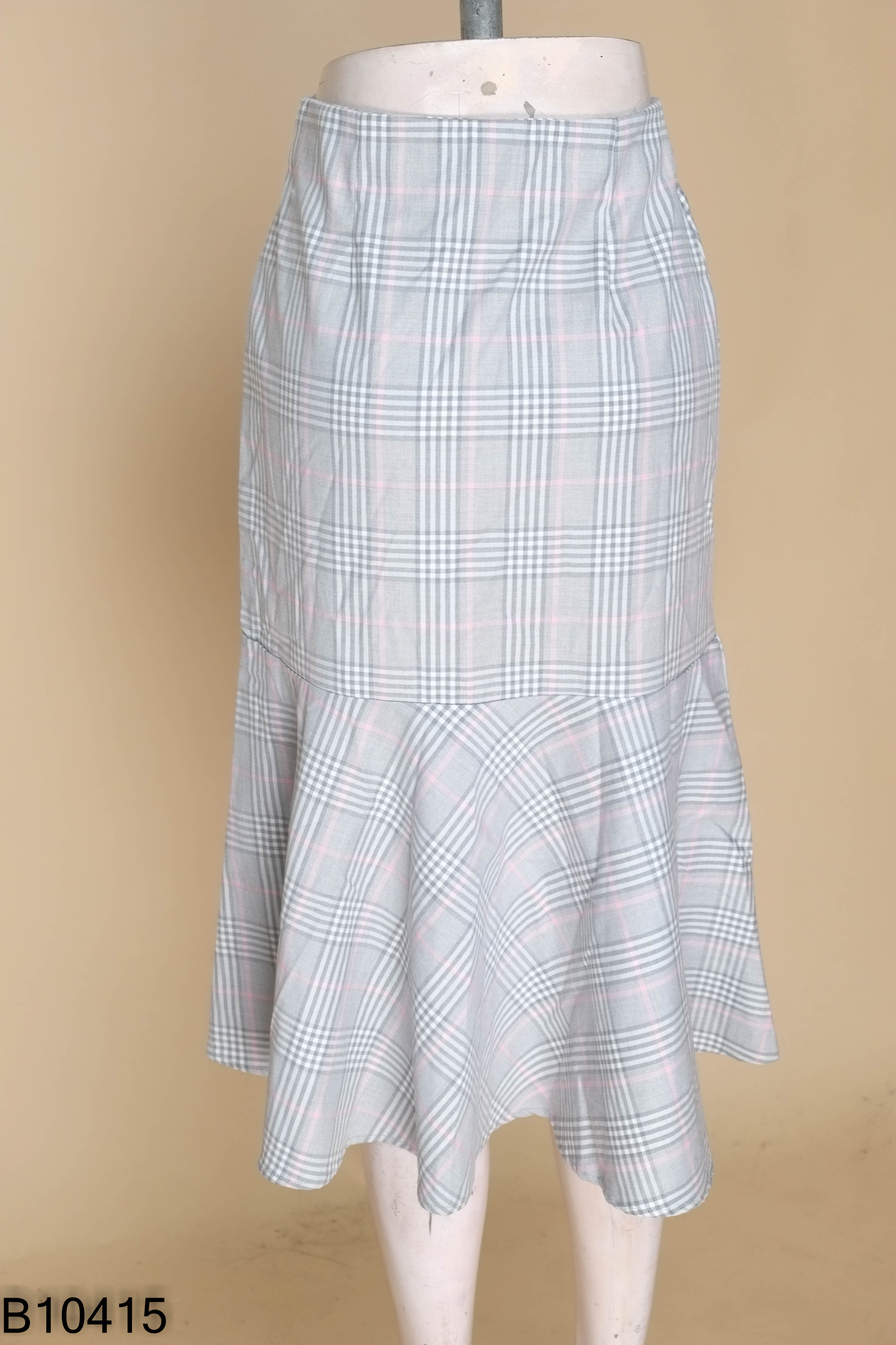 Chân váy ZARA xám kẻ caro