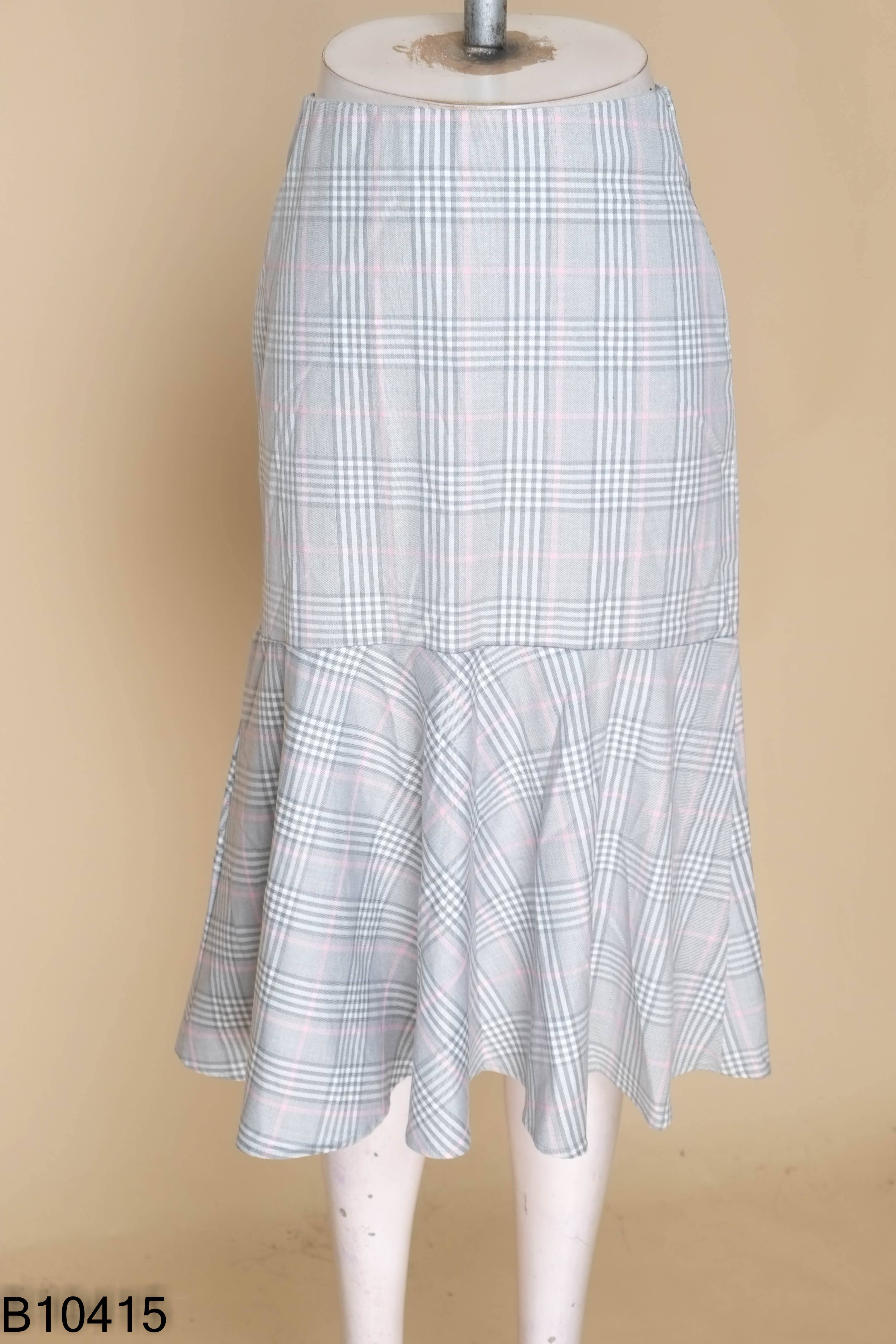 Chân váy ZARA xám kẻ caro