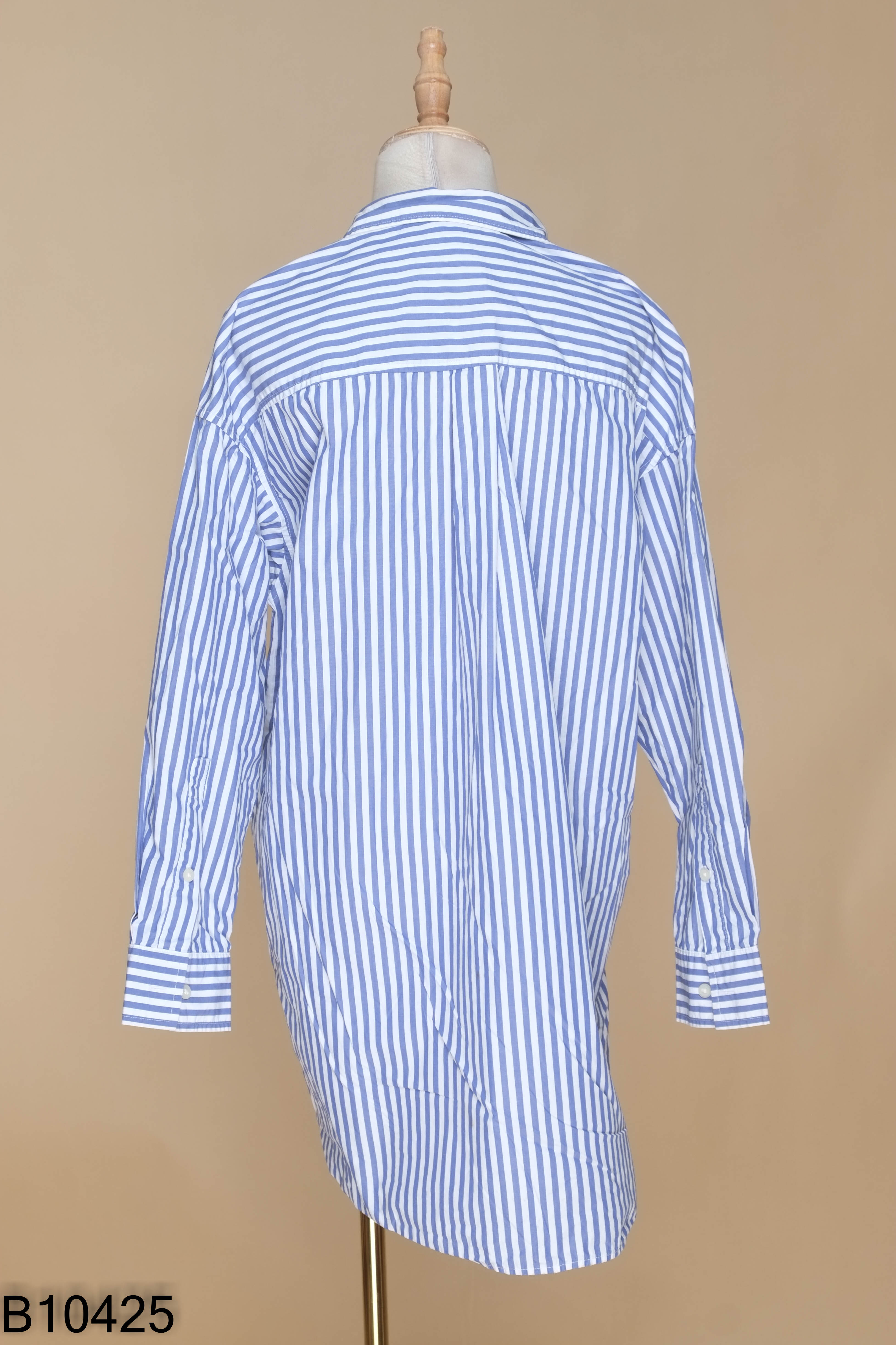 Áo sơ mi xanh kẻ UNIQLO