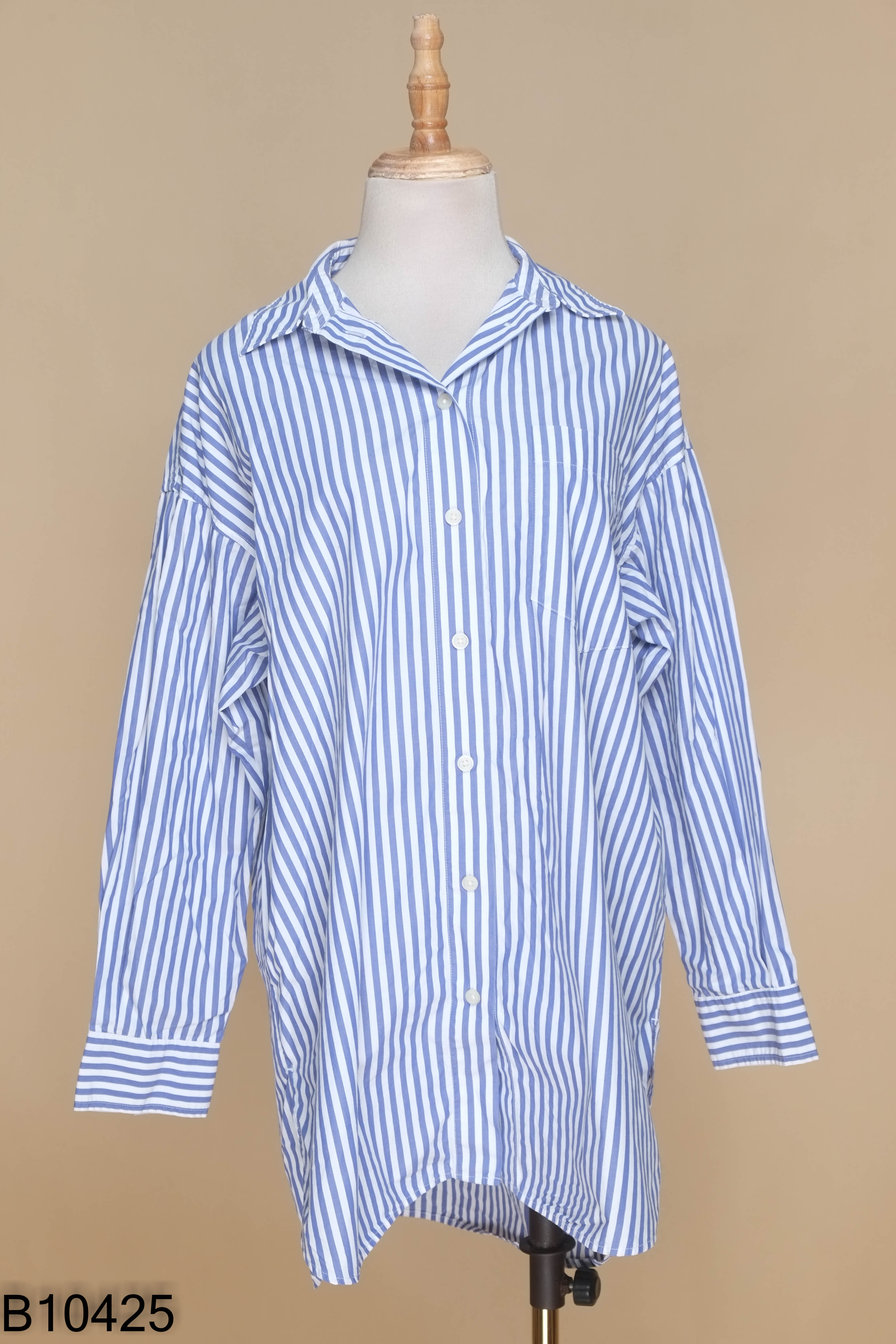 Áo sơ mi xanh kẻ UNIQLO