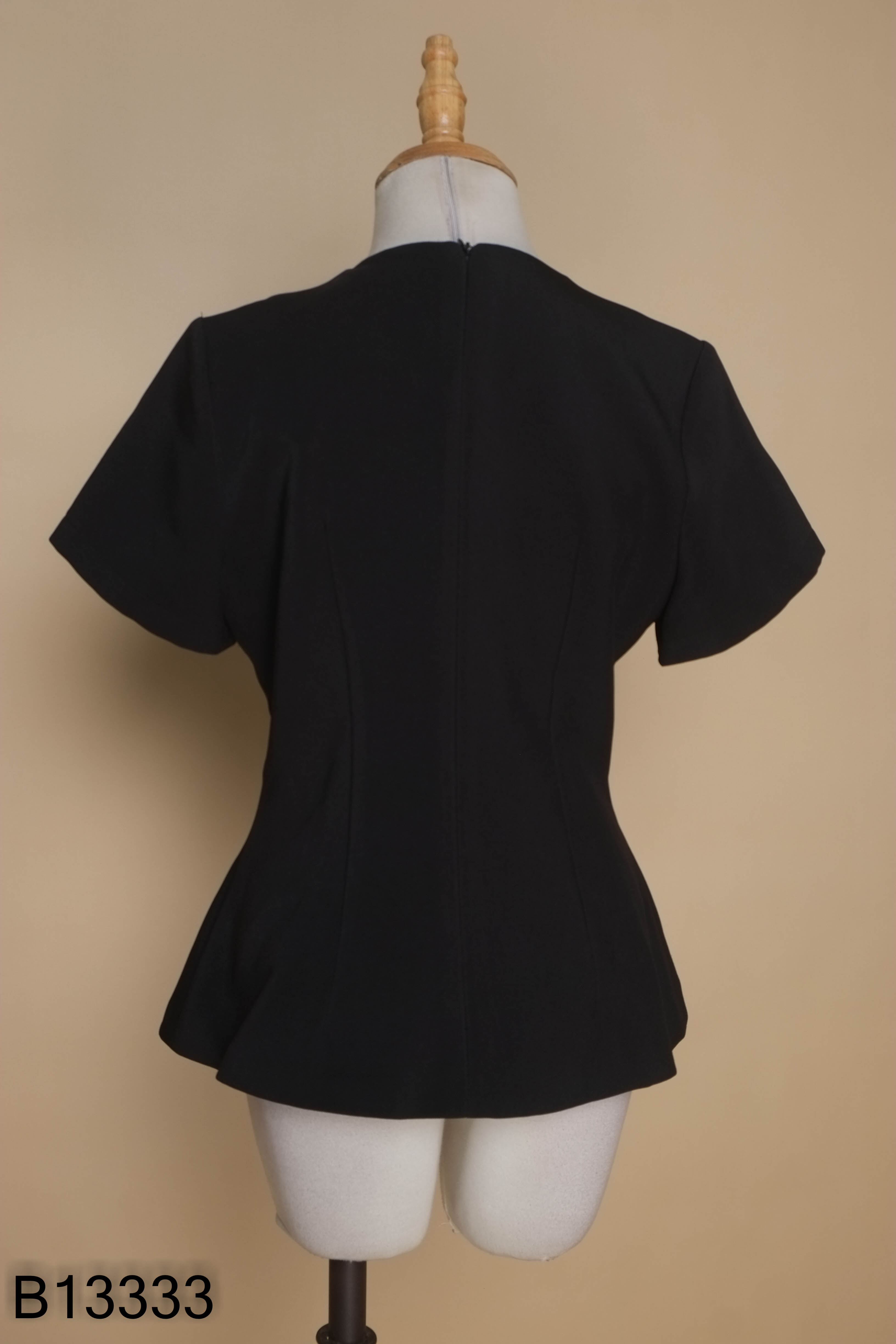 Áo kiểu ANIIN CLOTHING đen đính hoa