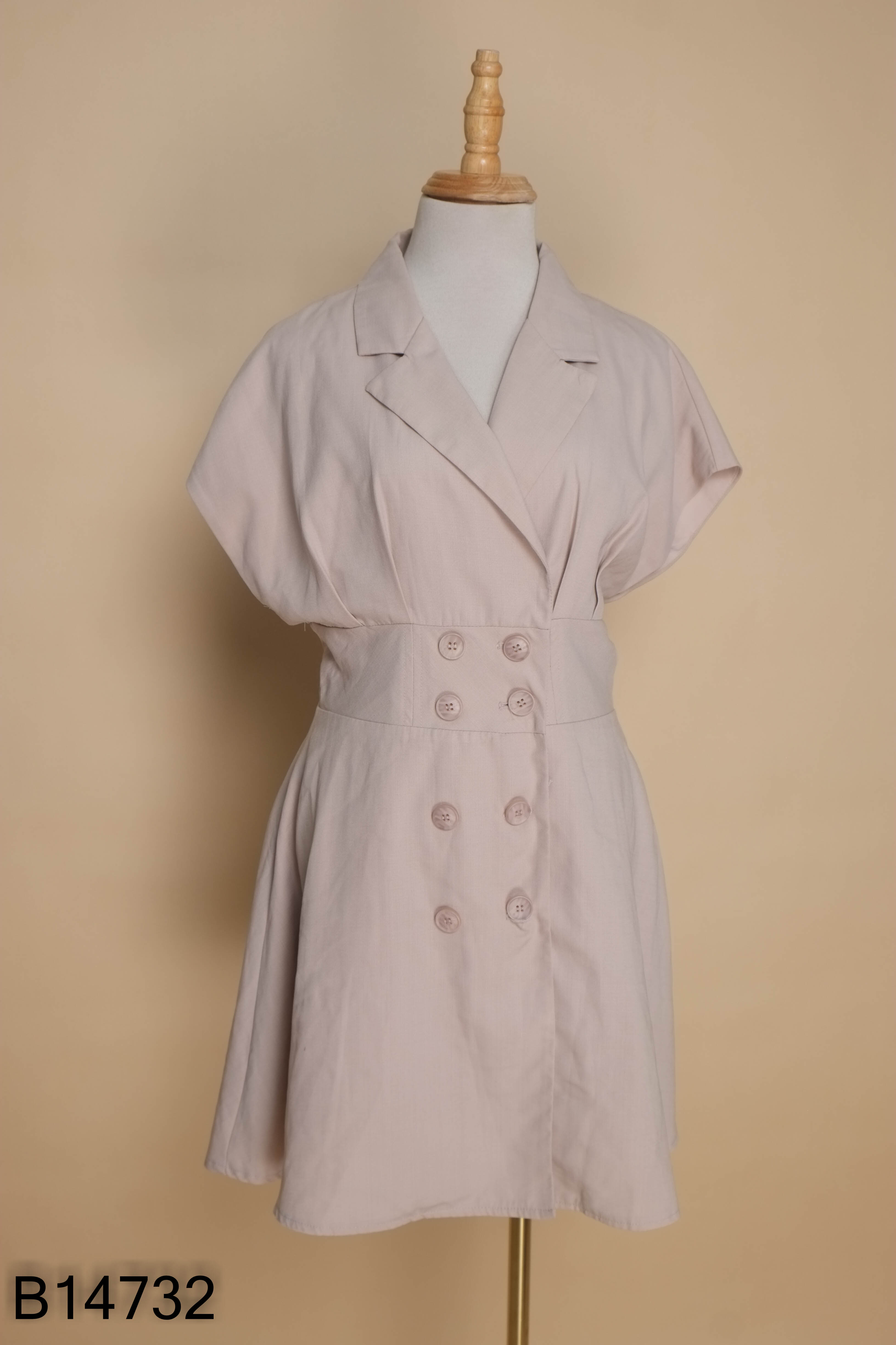 Váy hồng AIR SPACE cúc cổ vest