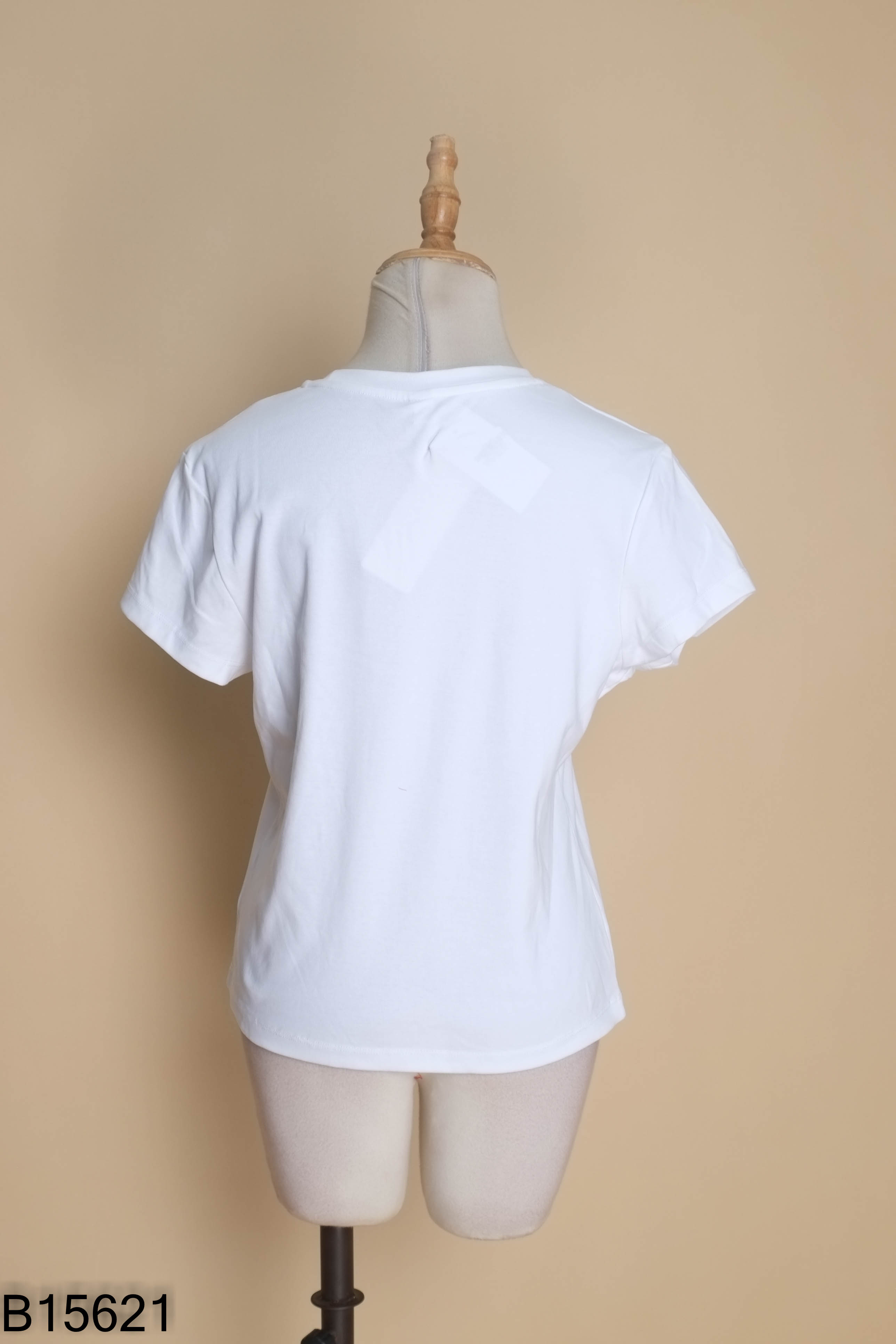 Áo thun UNIQLO trắng trơn