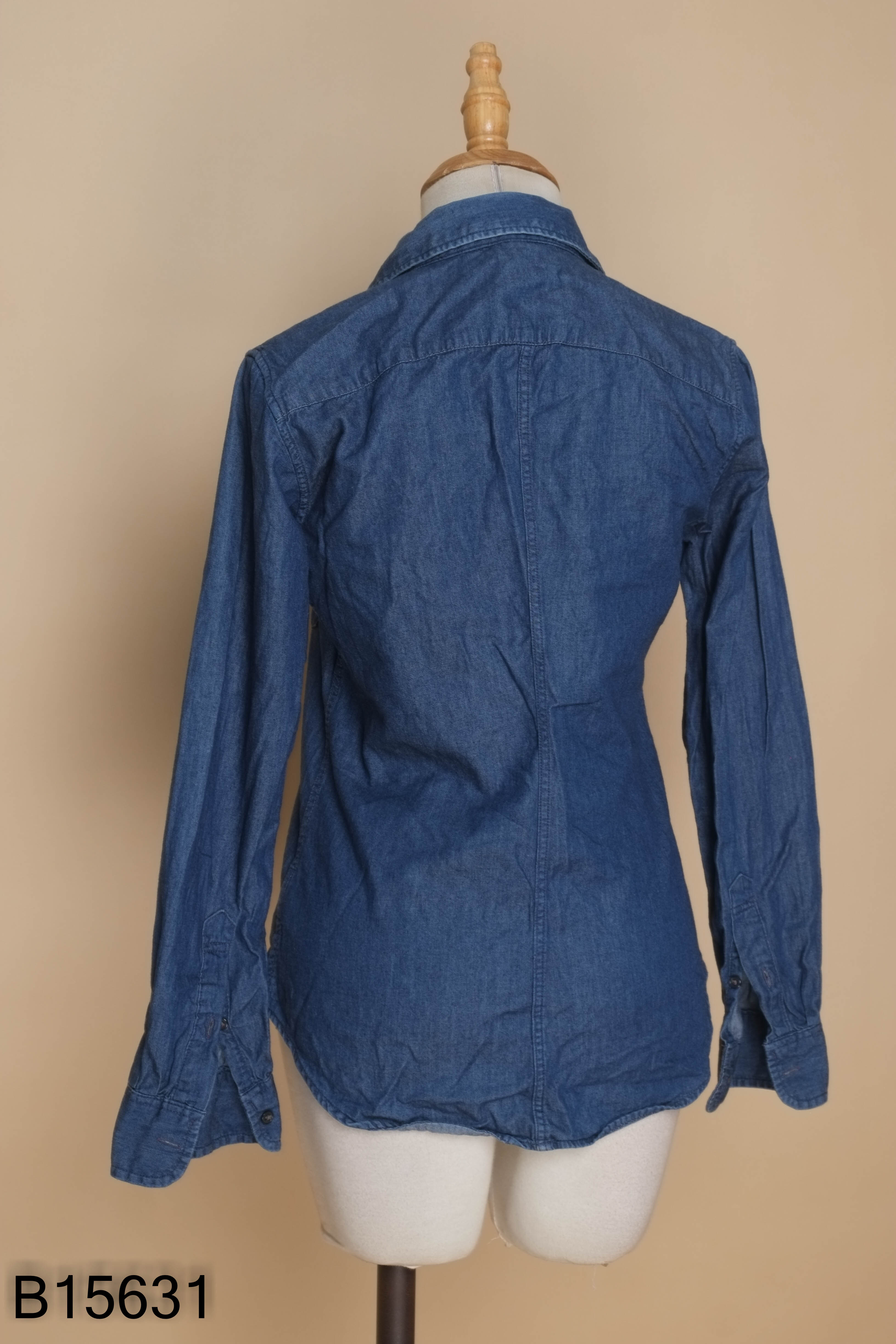 Áo sơ mi UNIQLO xanh jean