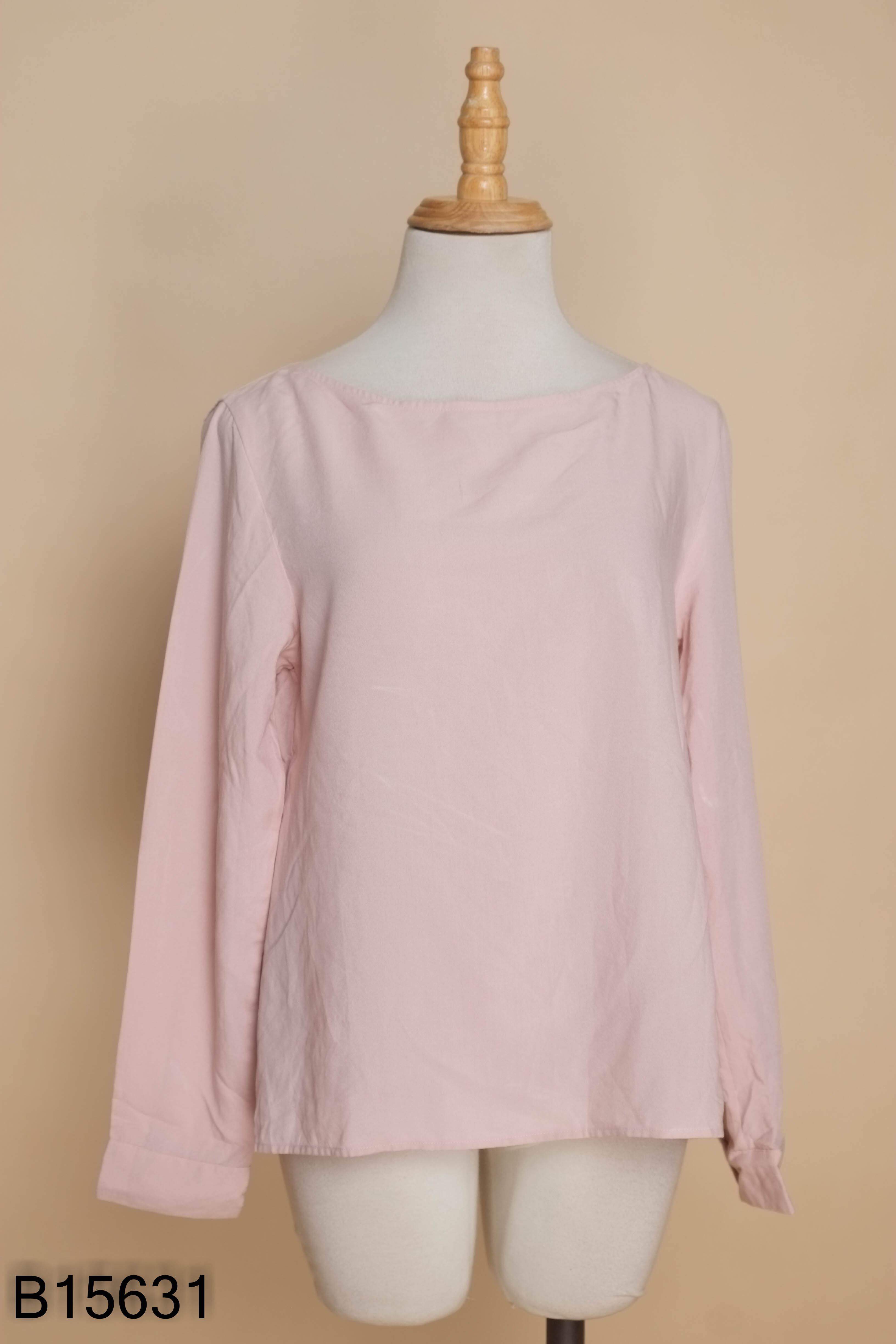 Áo UNIQLO hồng đào