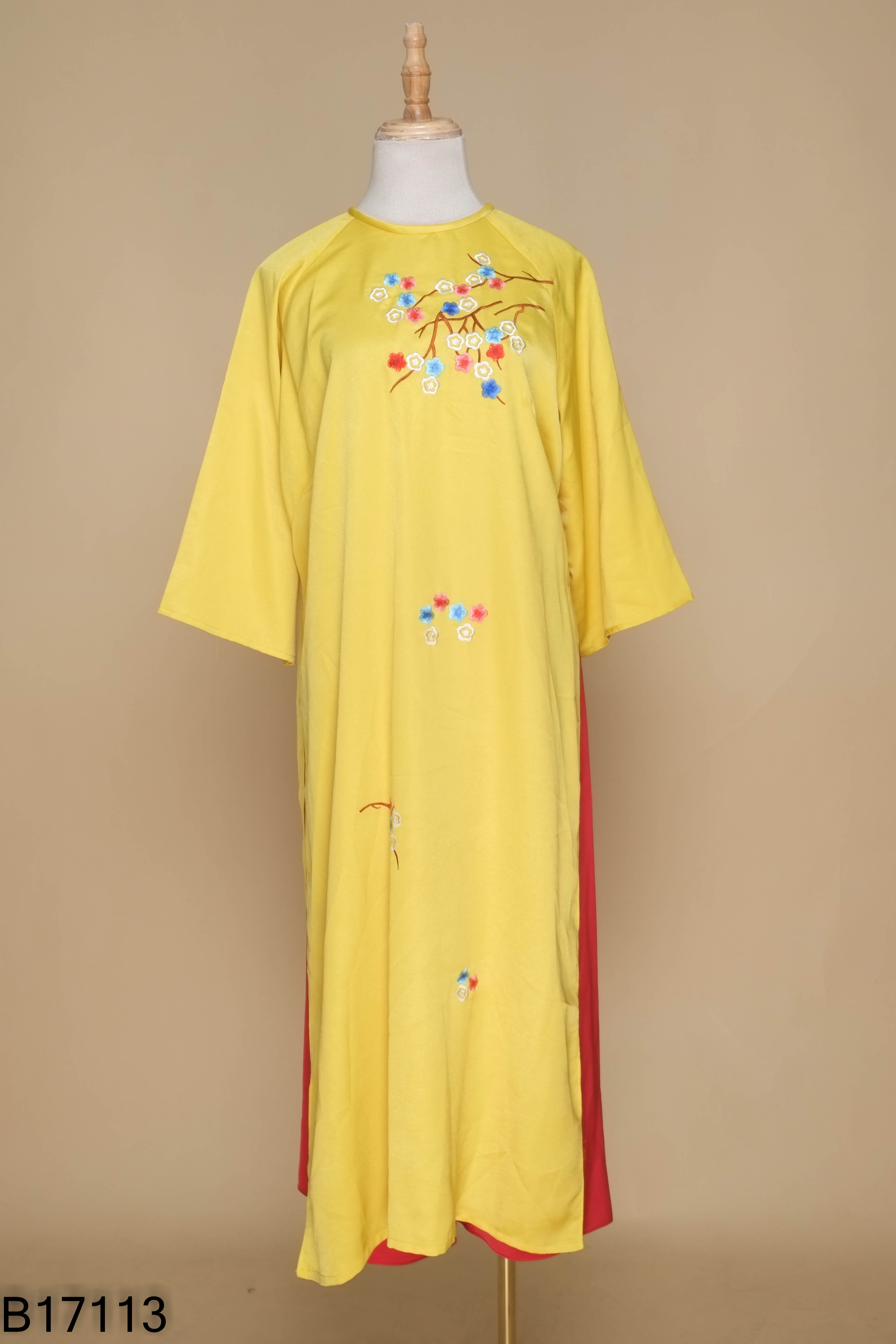 Set Áo dài vàng thêu hoa + quần đỏ