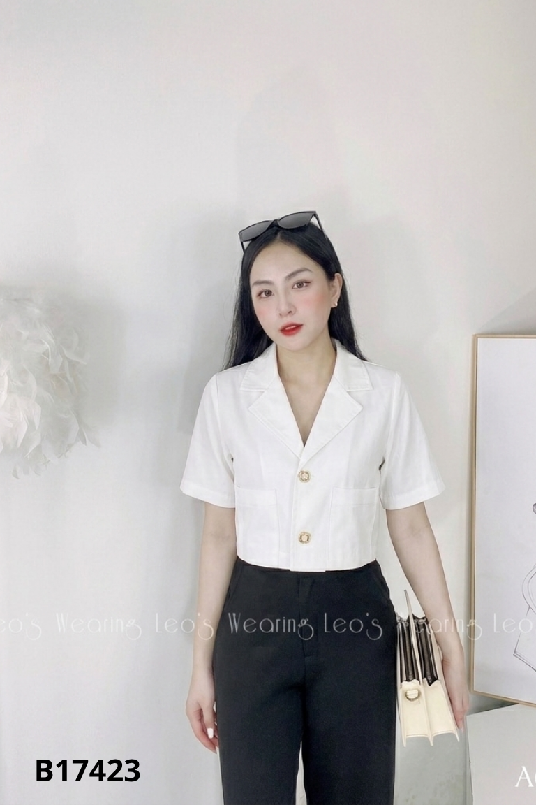 Áo trắng LEO'S WEARING cúc ngọc