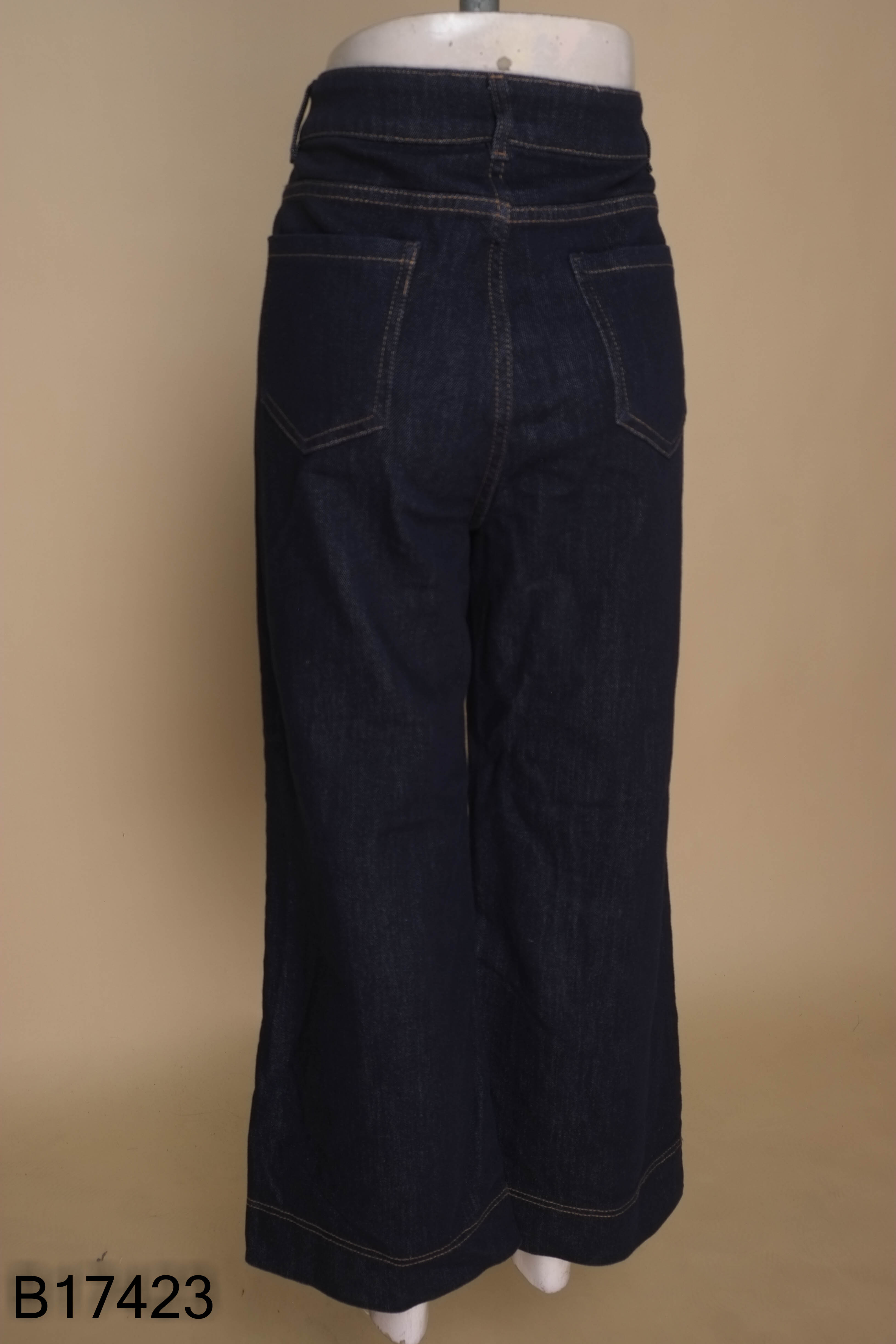 Quần jeans xanh đen viền chỉ