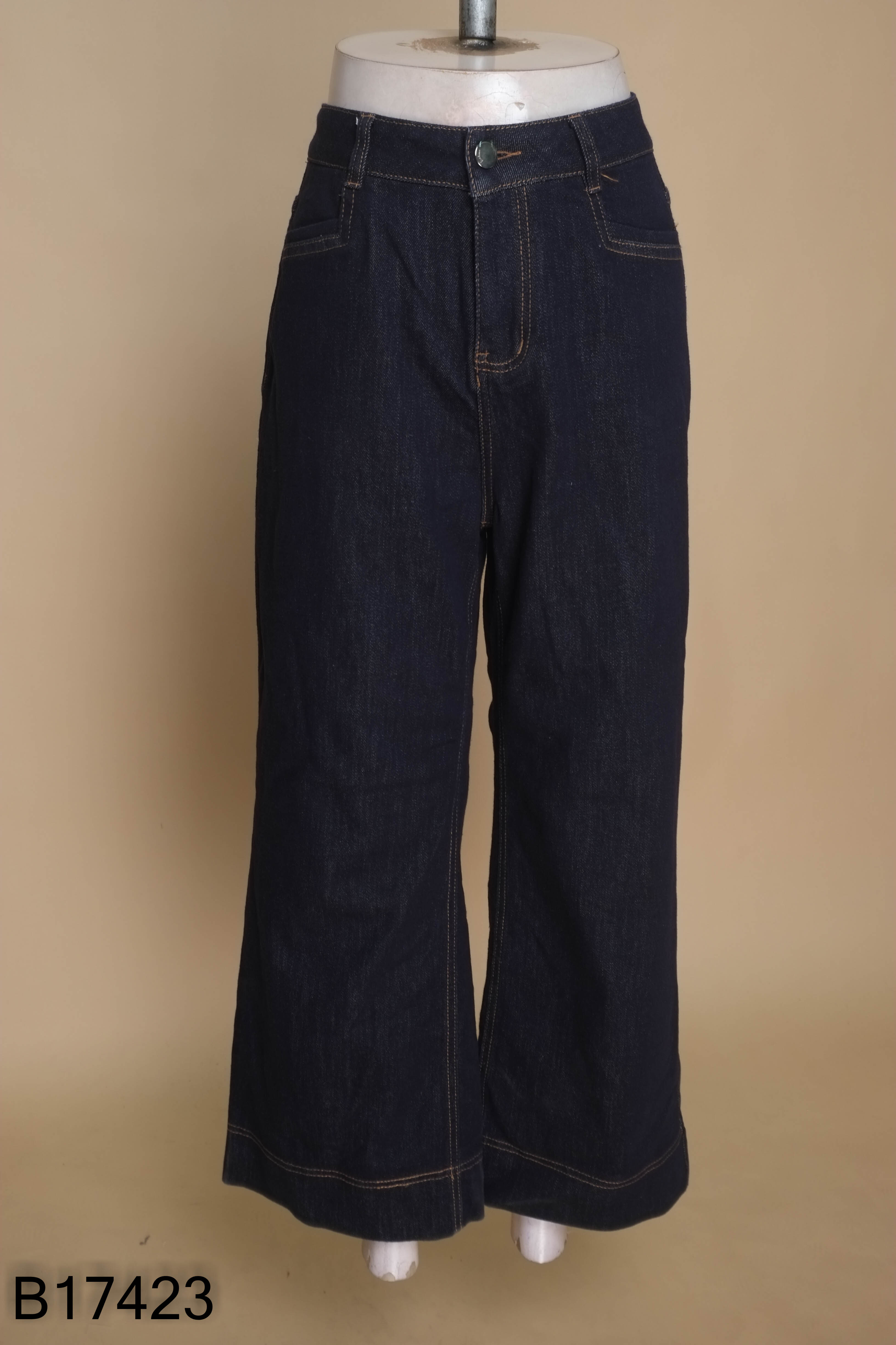 Quần jeans xanh đen viền chỉ