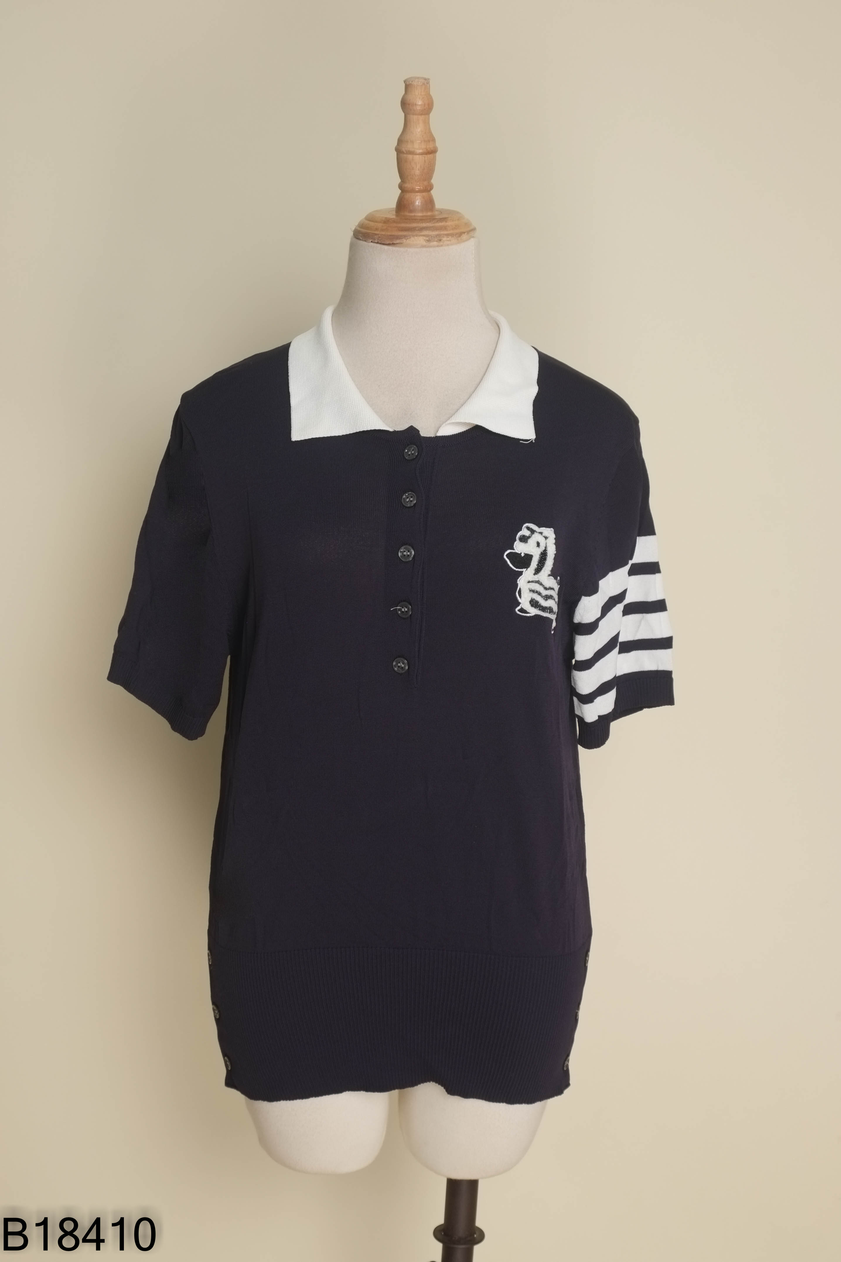 Áo len xanh phối trắng