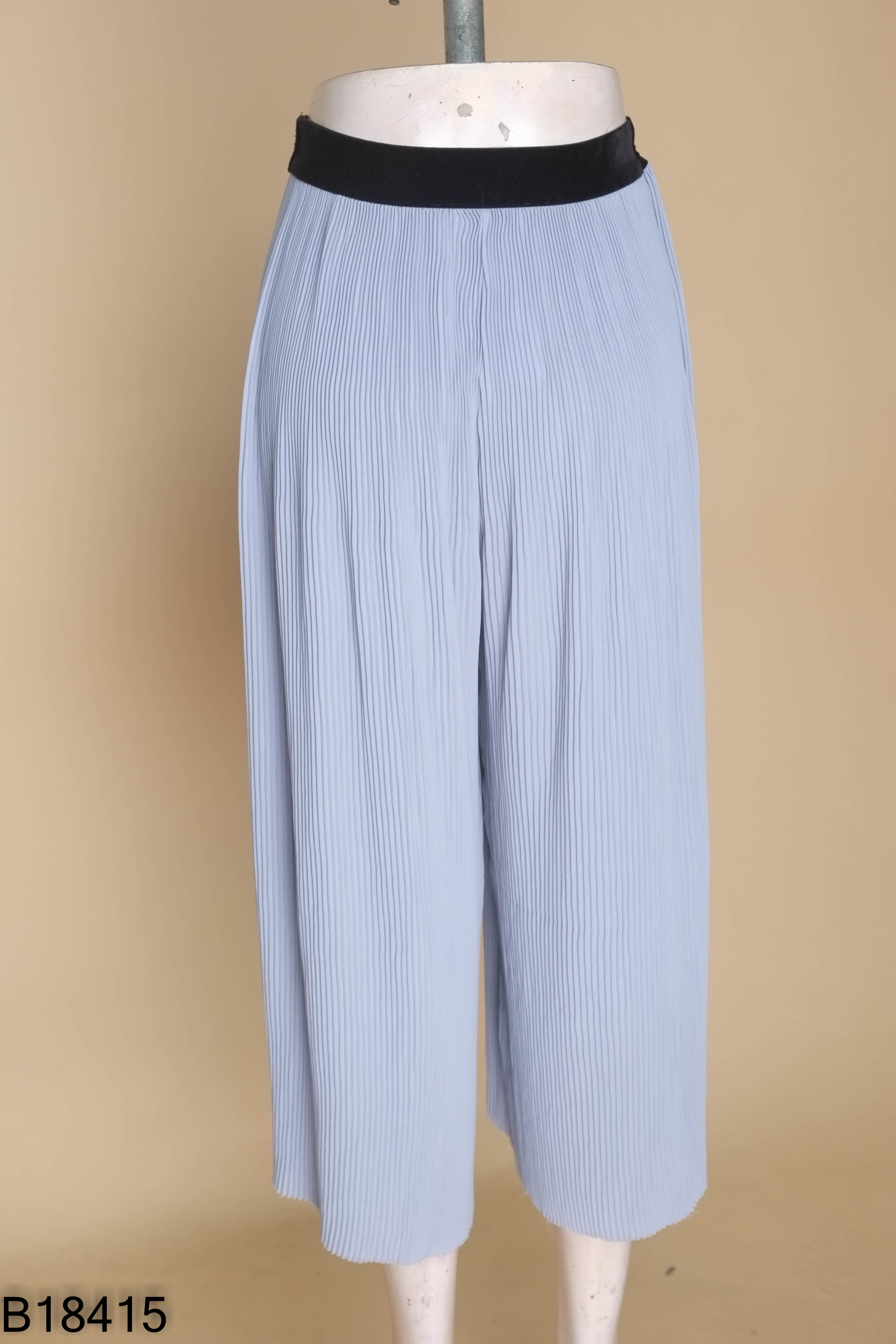 Quần giả váy xanh ZARA xếp ly nhỏ (xuất)