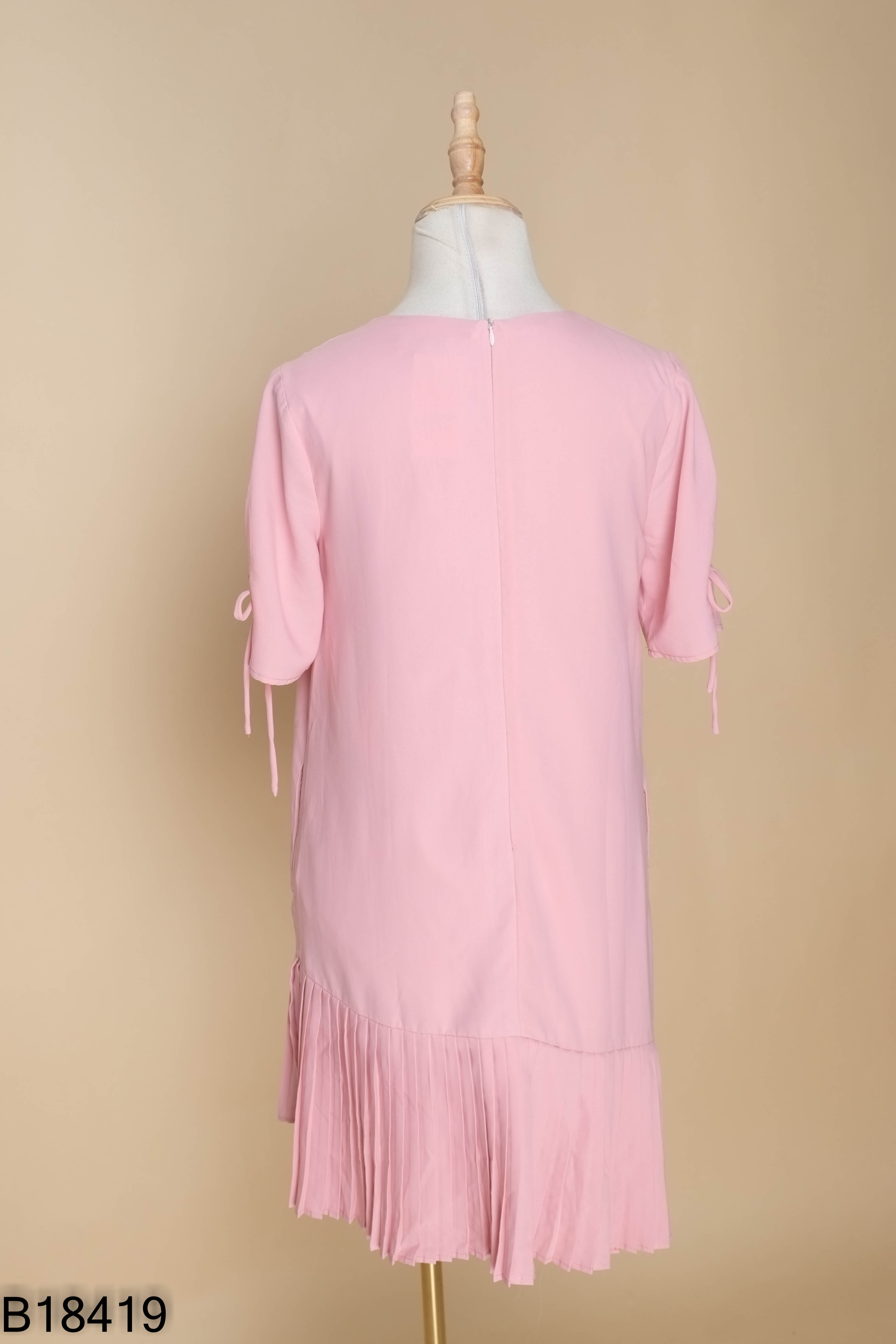 Váy suông MAY LOVES hồng phối xếp li