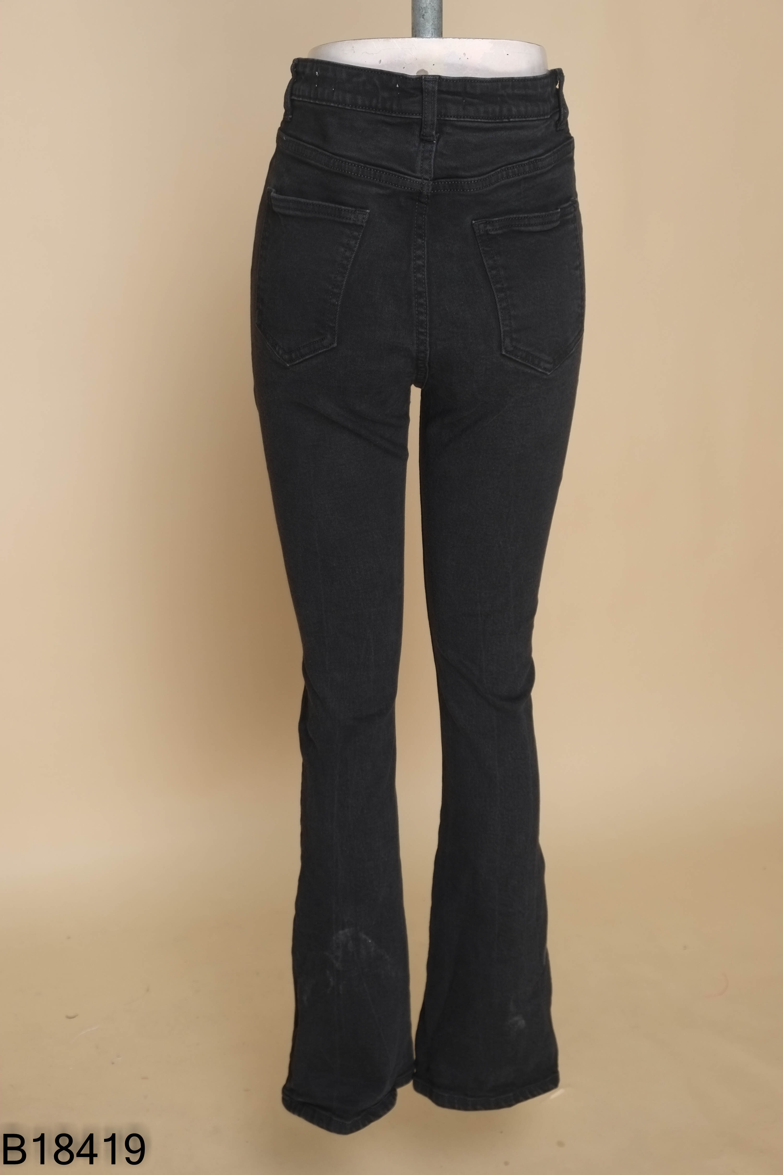 Quần jeans MASAR đen loe