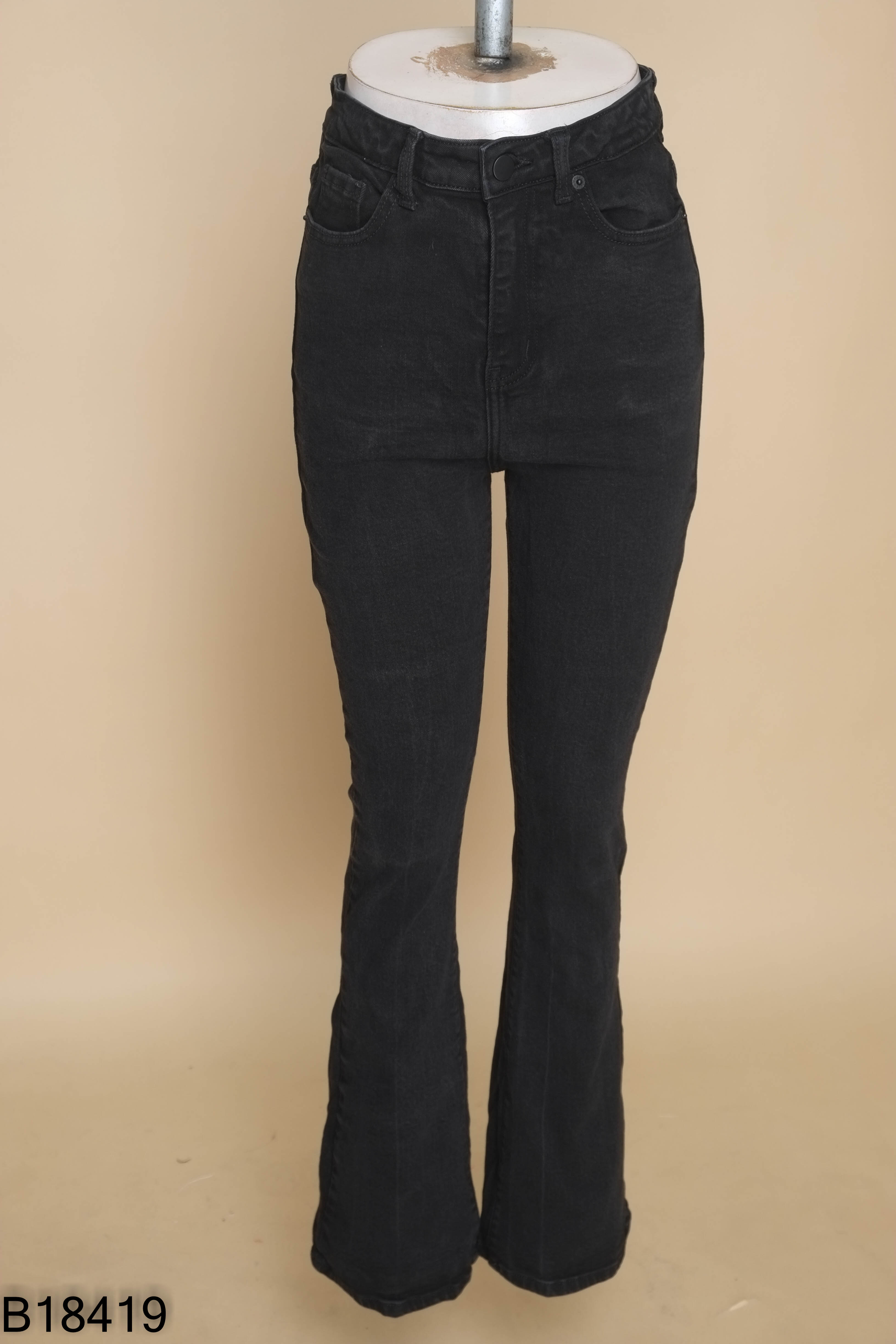 Quần jeans MASAR đen loe