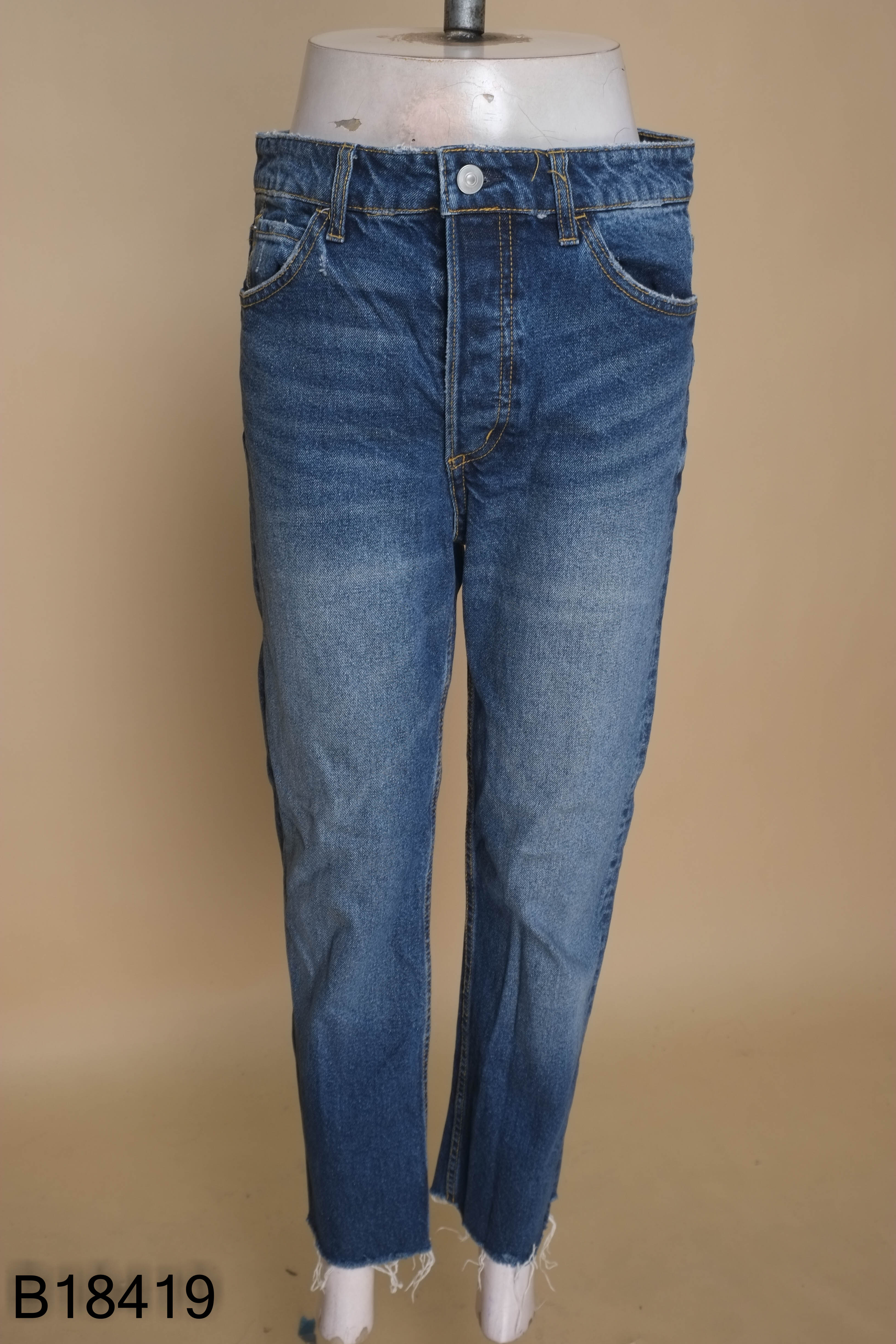 Quần jeans xanh H&M viền tua rua
