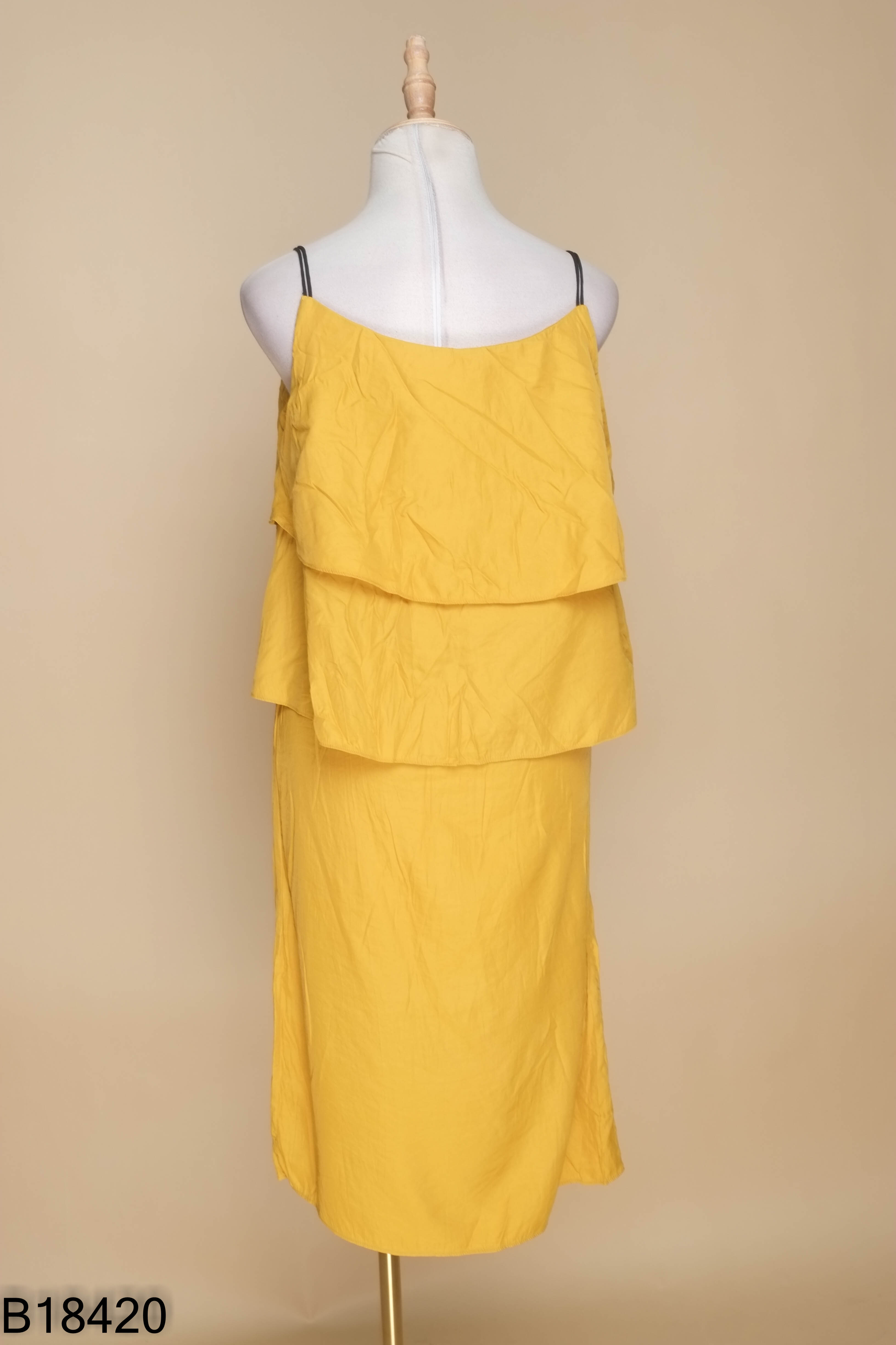 Váy ADORE DRESS vàng hai dây
