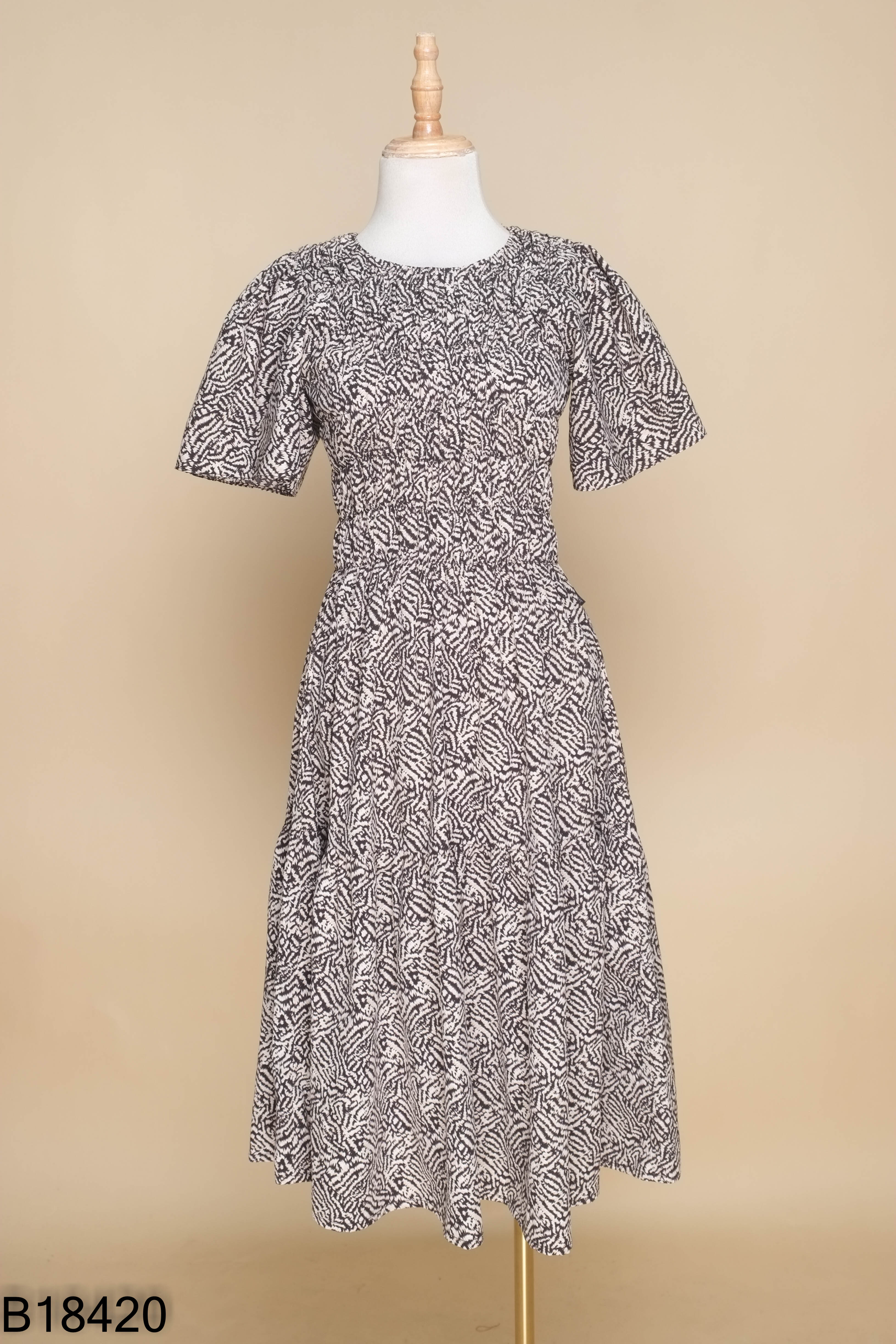 Váy CUNNIE STORE be họa tiết đen