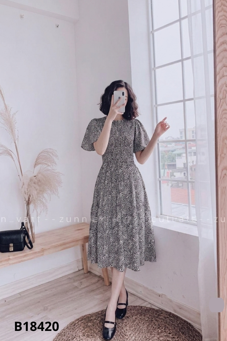 Váy CUNNIE STORE be họa tiết đen