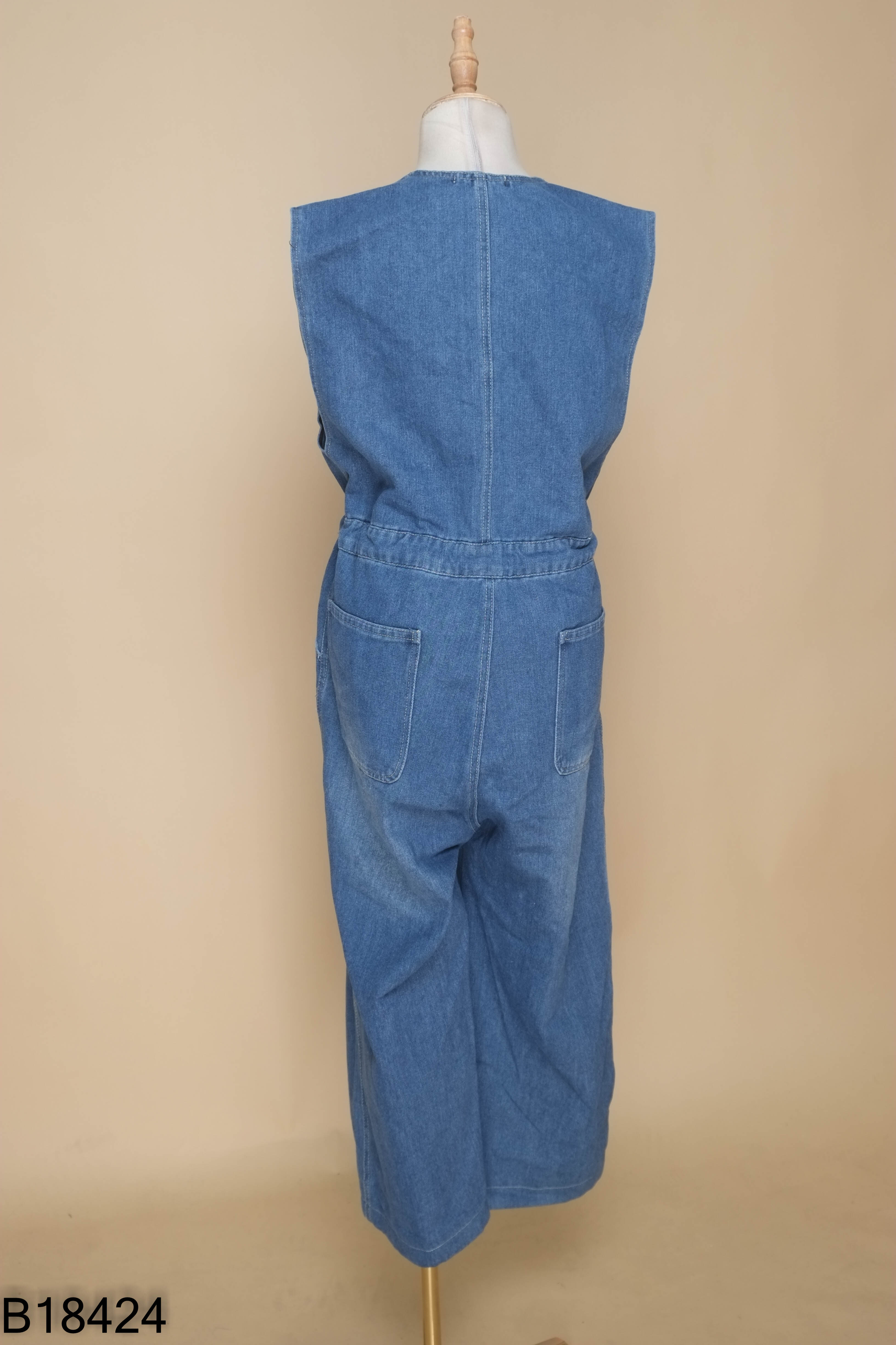 Jumpsuit jeans xanh sát nách