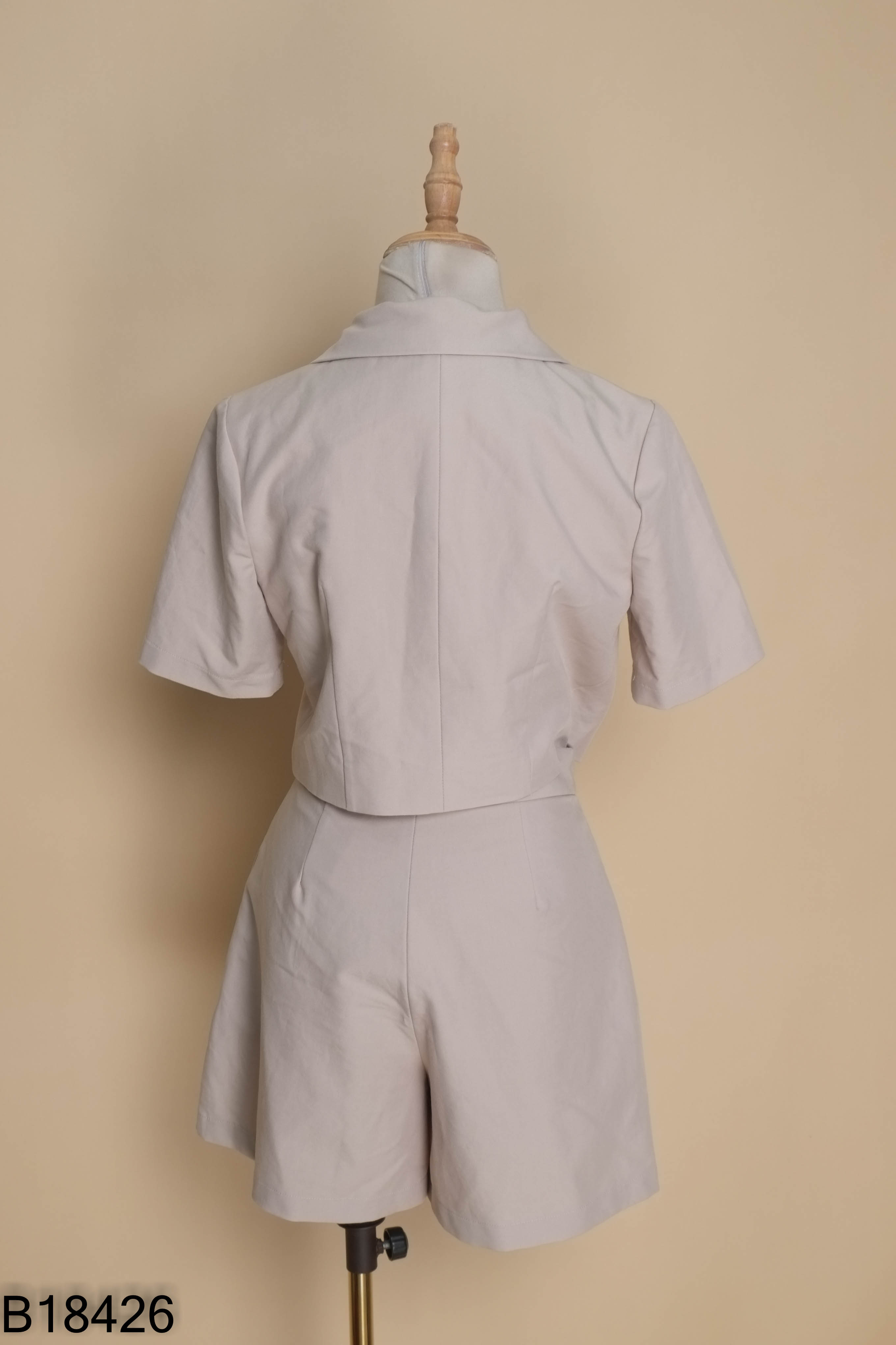 Set Áo blazer be ngắn MYAN + Quần short
