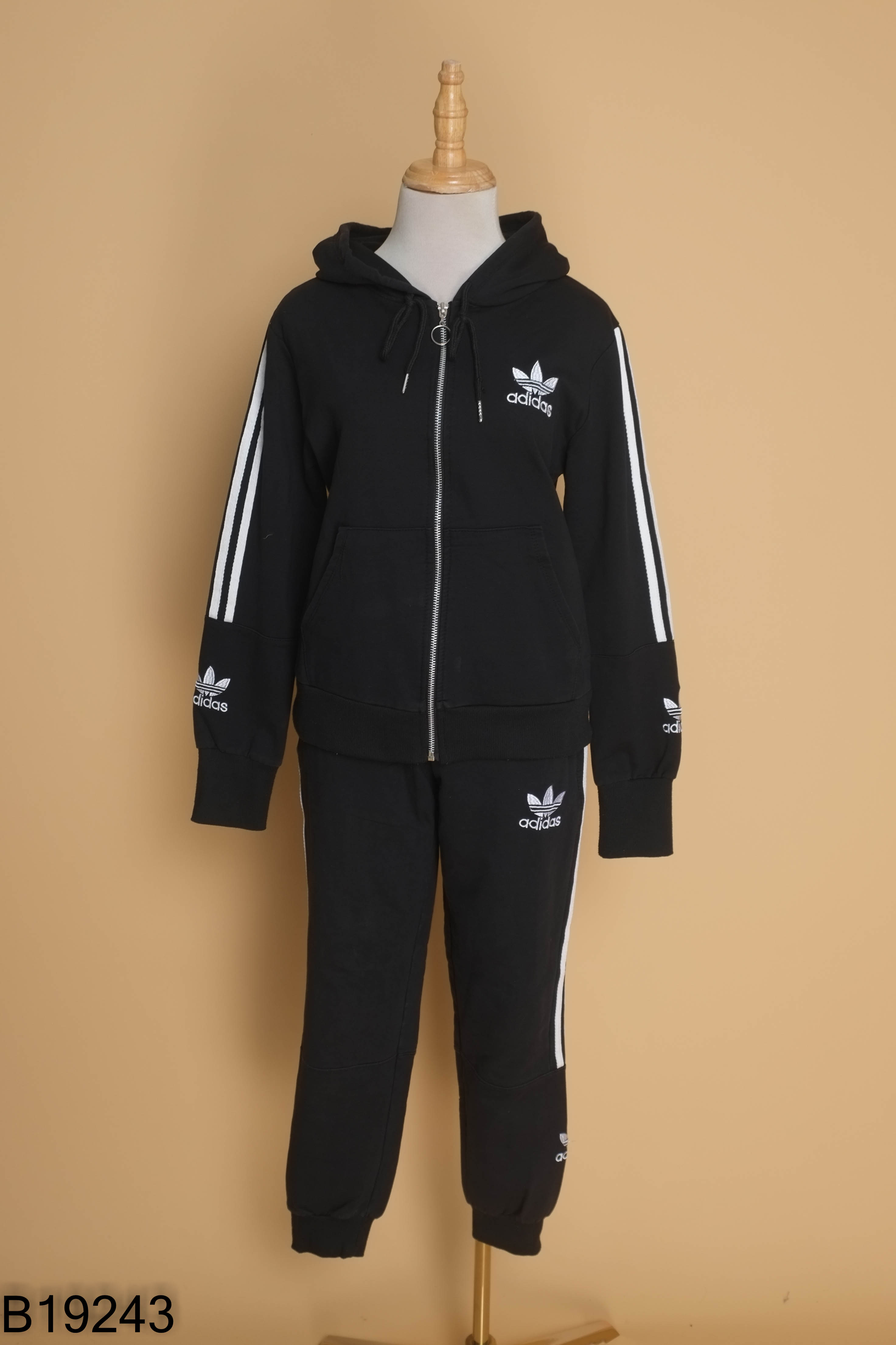 Set Áo hoodiezip đen sọc trắng + Quần