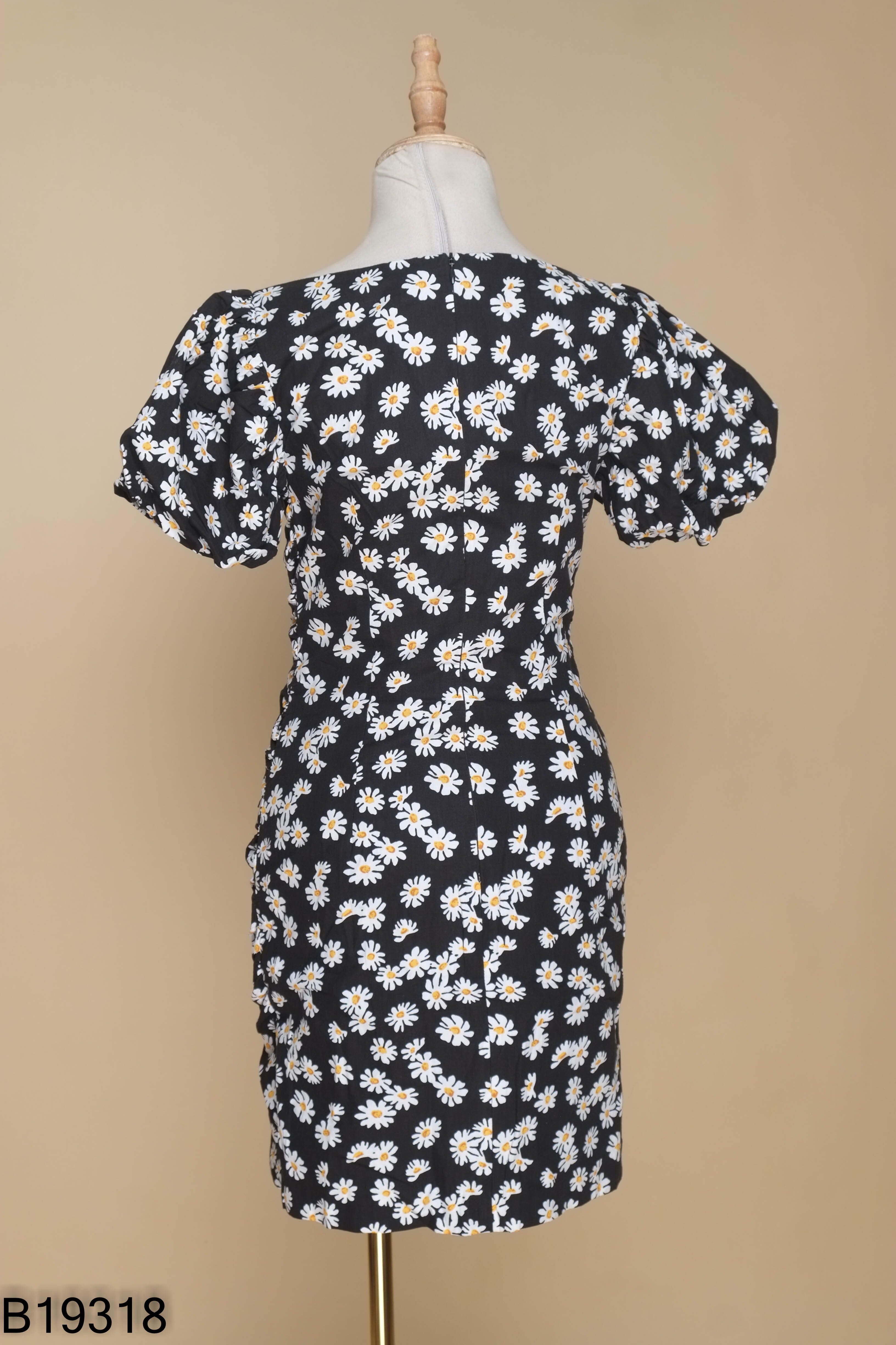 Váy IVY MODA đen phối hoa