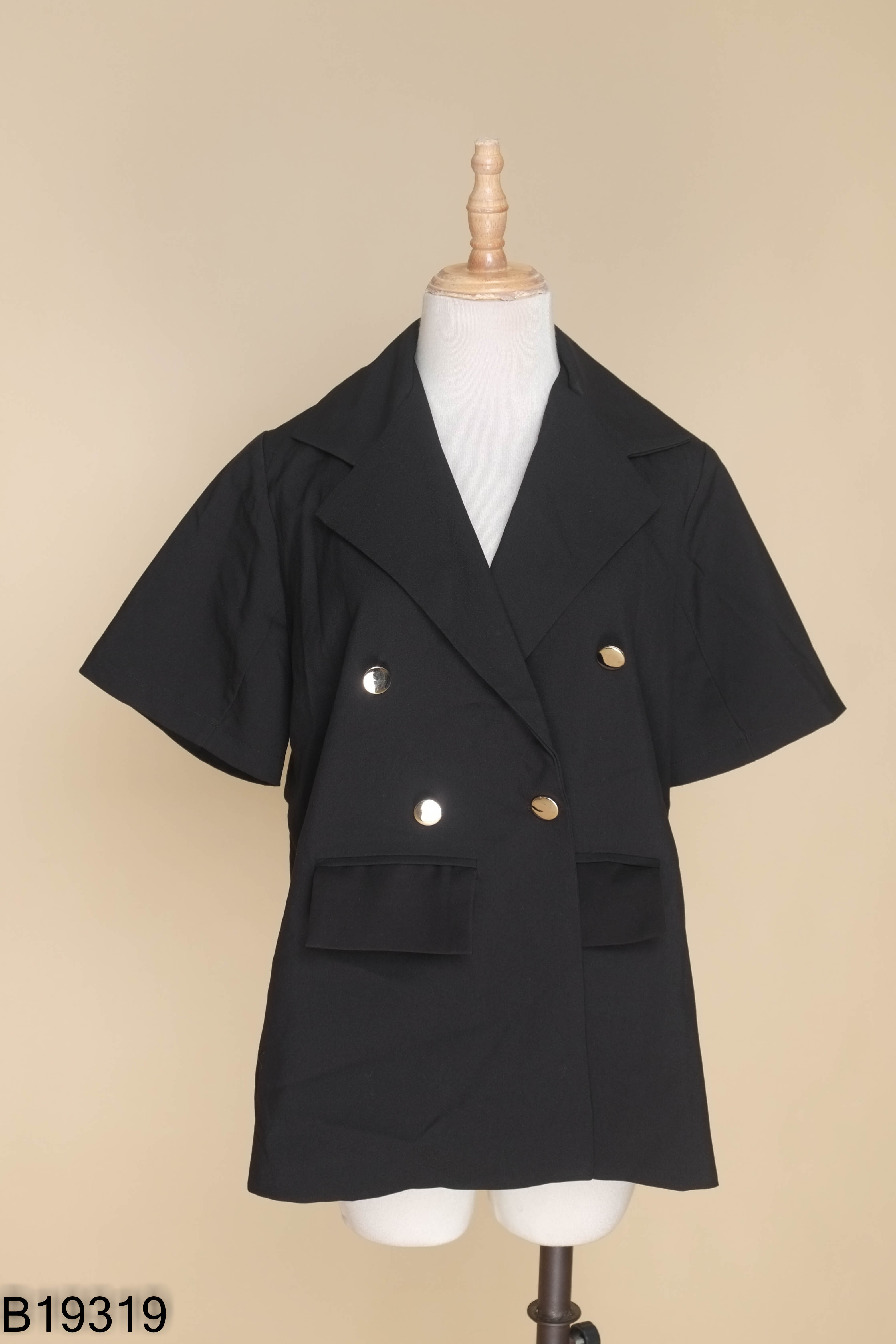 Áo khoác vest đen cộc tay