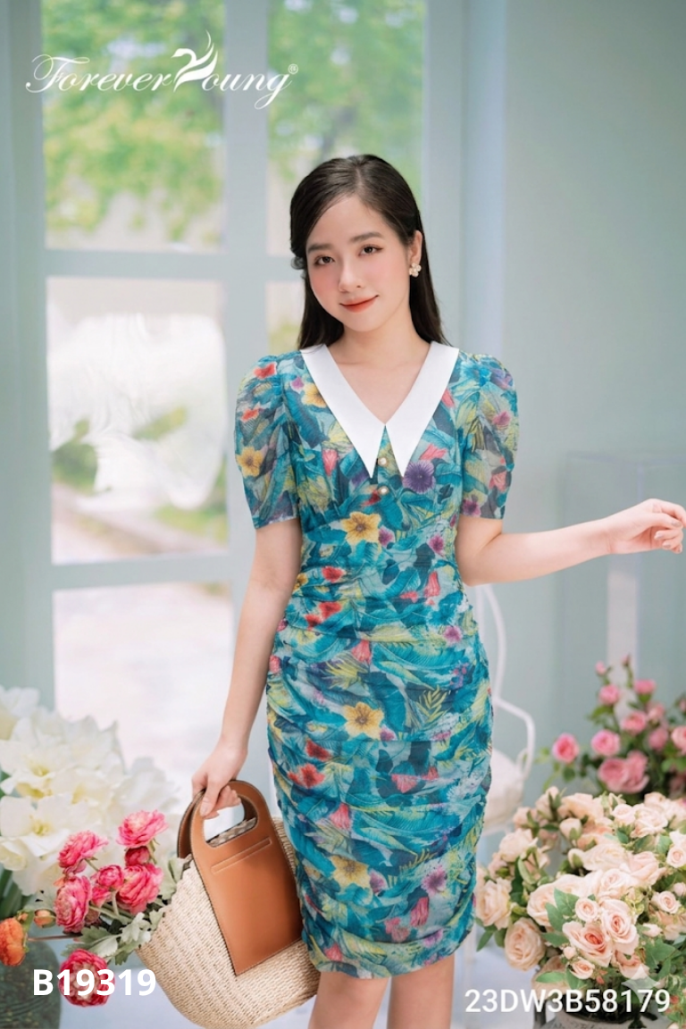 Váy M YOUNG xanh cổ trắng