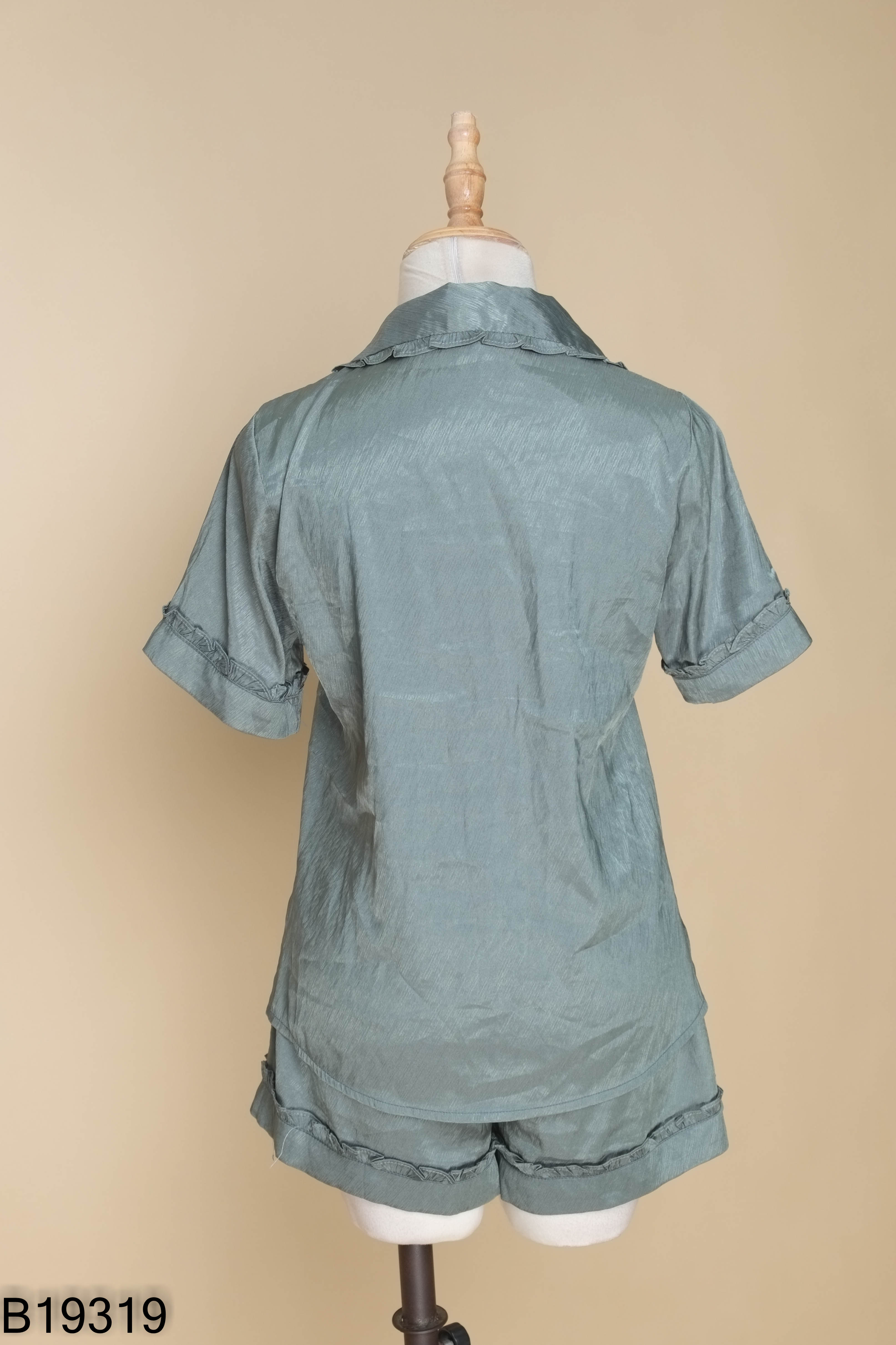 Set đồ ngủ xanh áo cổ bẻ + quần short