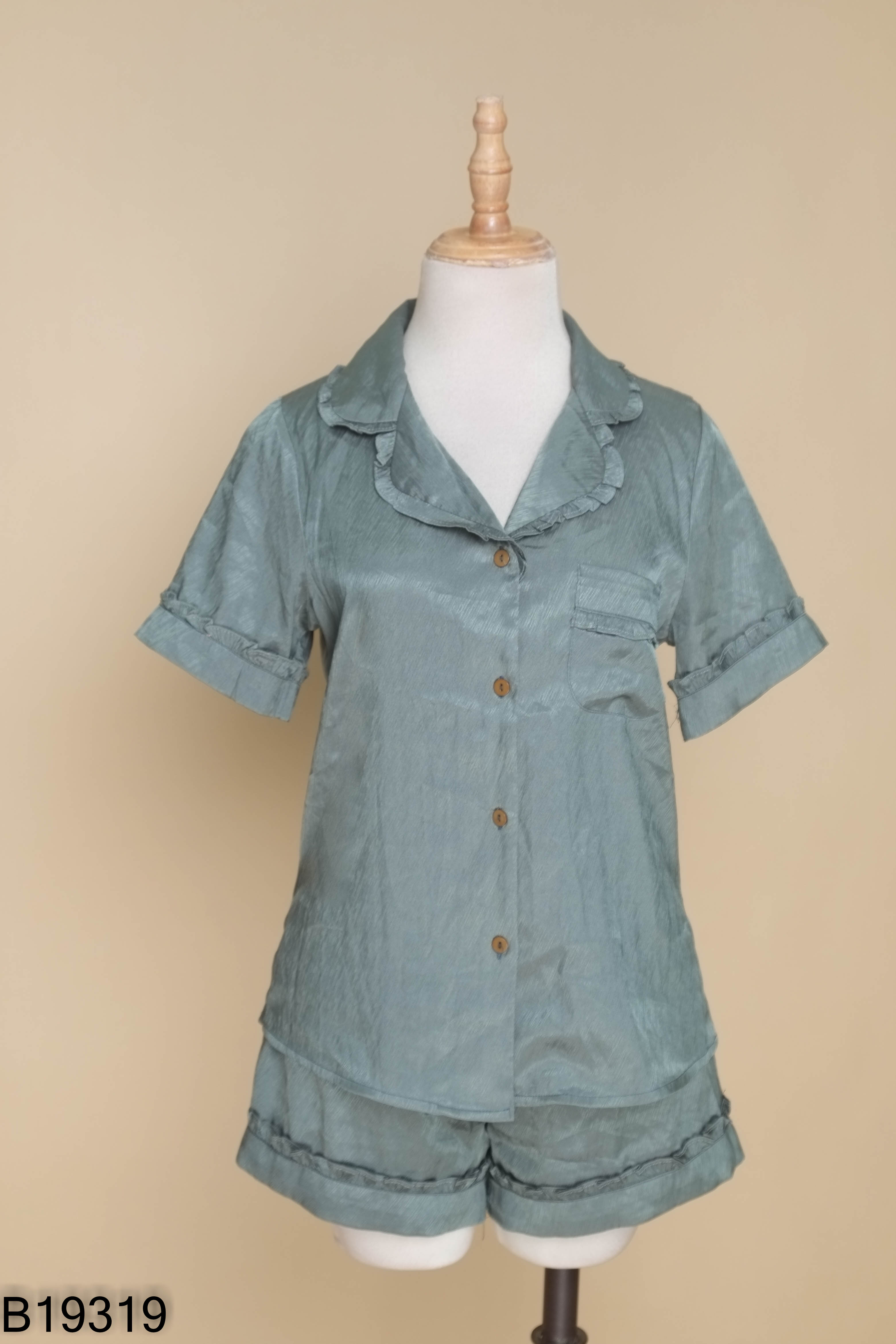 Set đồ ngủ xanh áo cổ bẻ + quần short