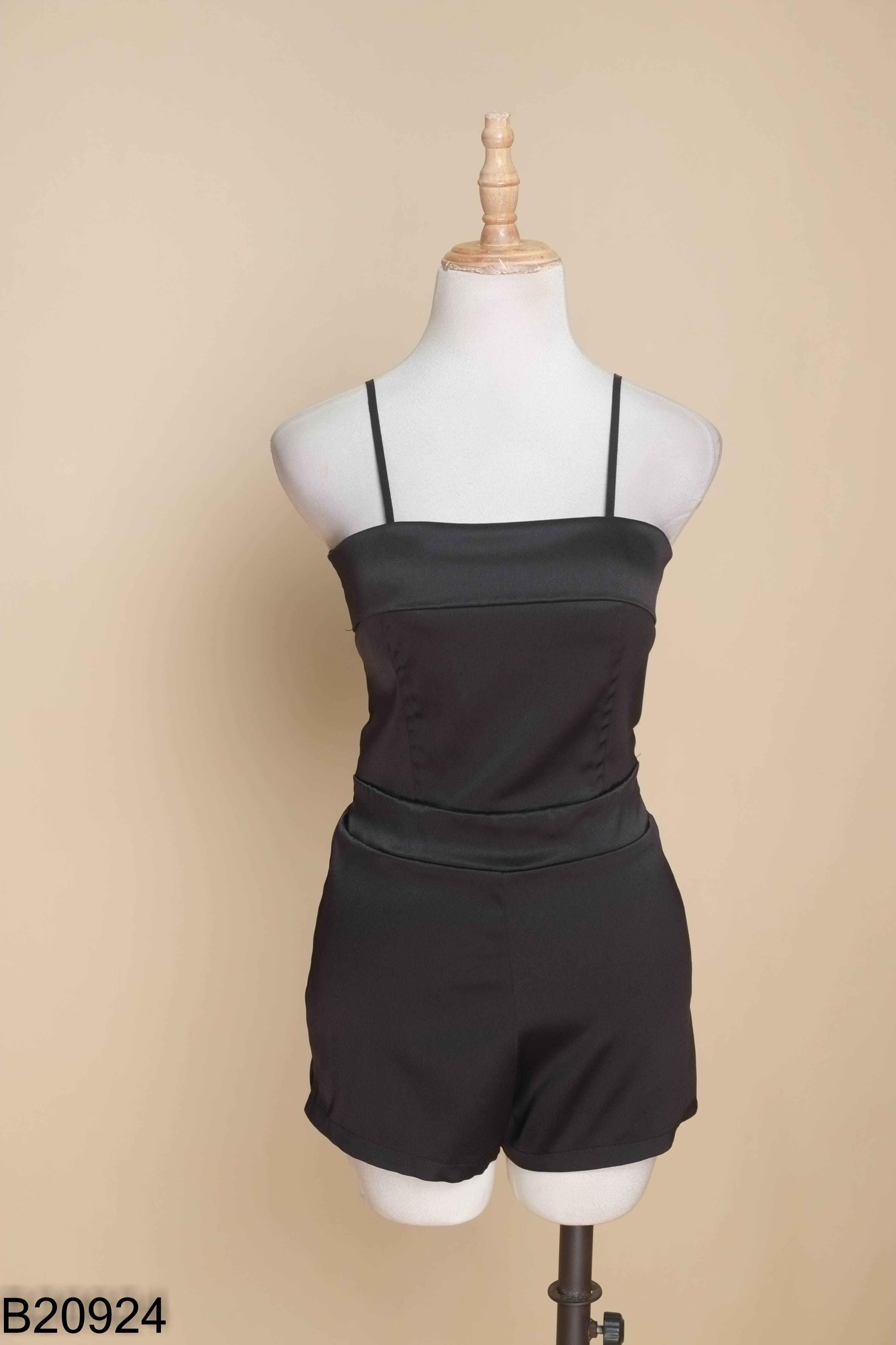 Jumpsuits hai dây đen