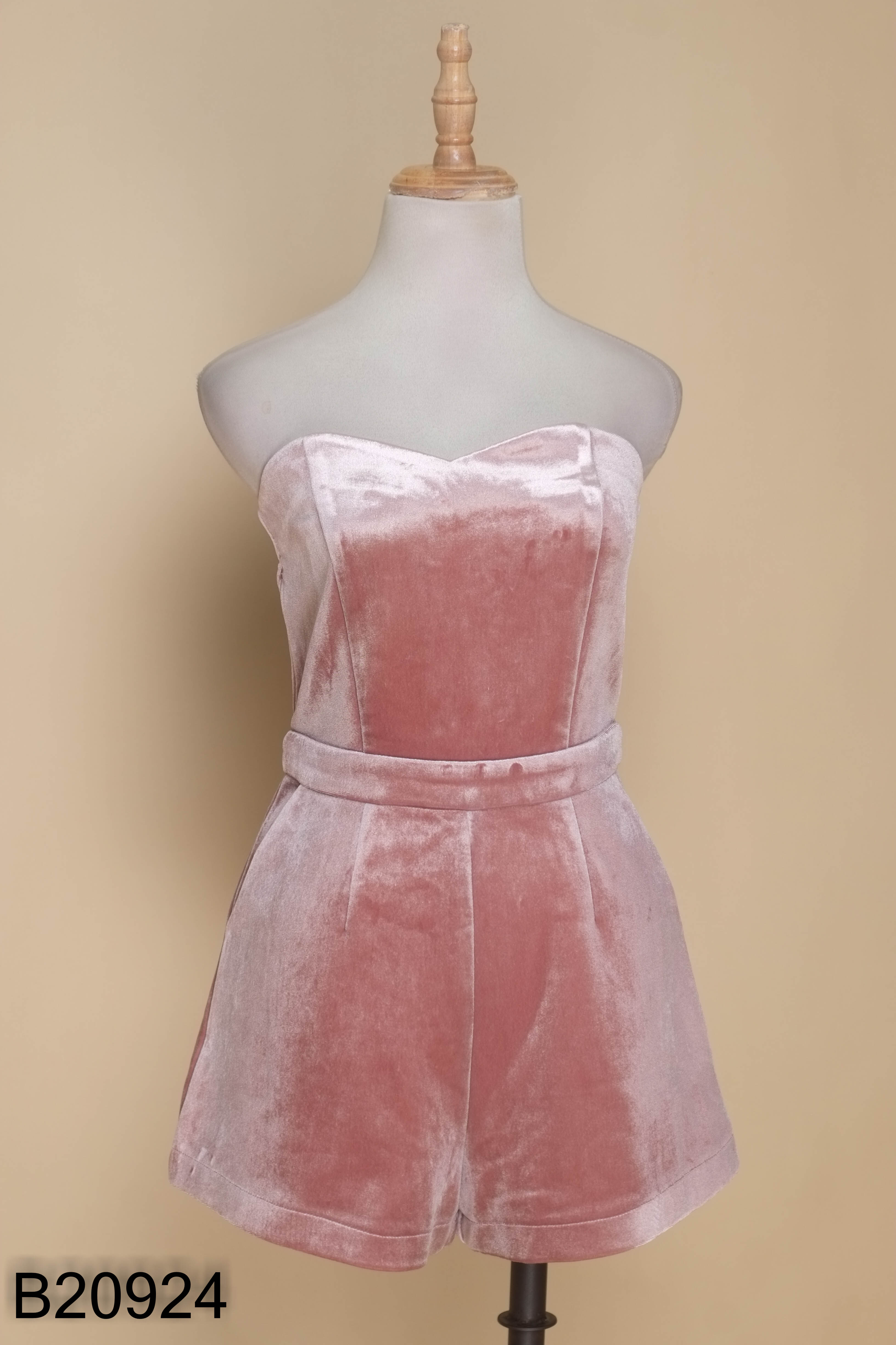 Jumpsuits cúp ngực nhung hồng