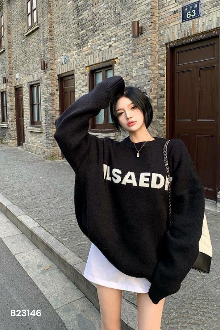 Áo len đen chữ be