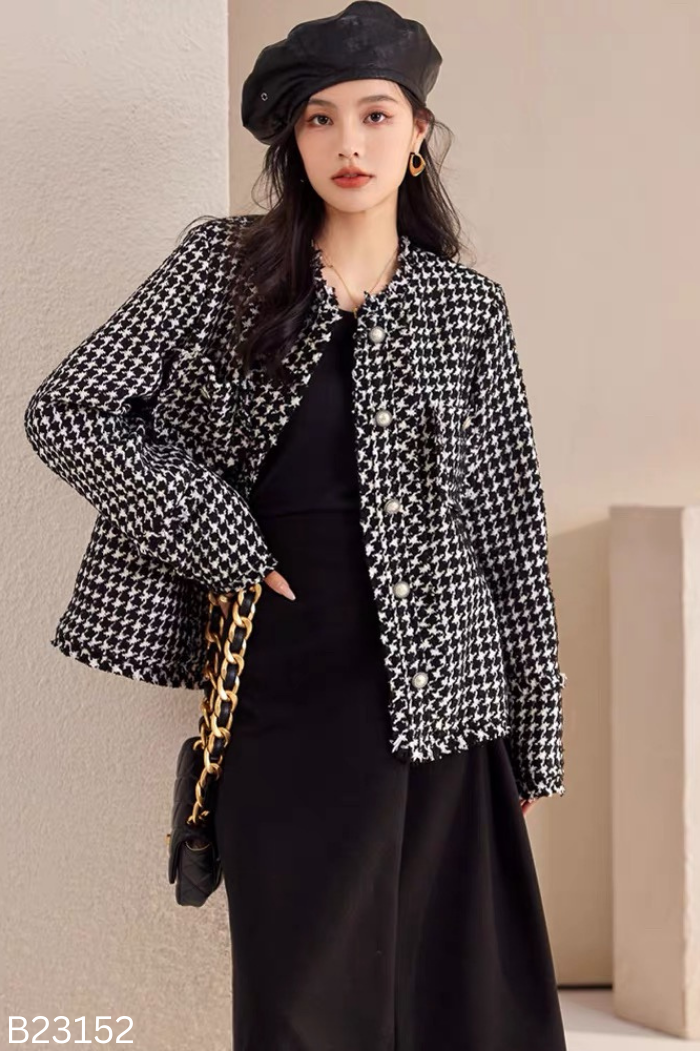 Áo dạ trắng đen cúc ngọc