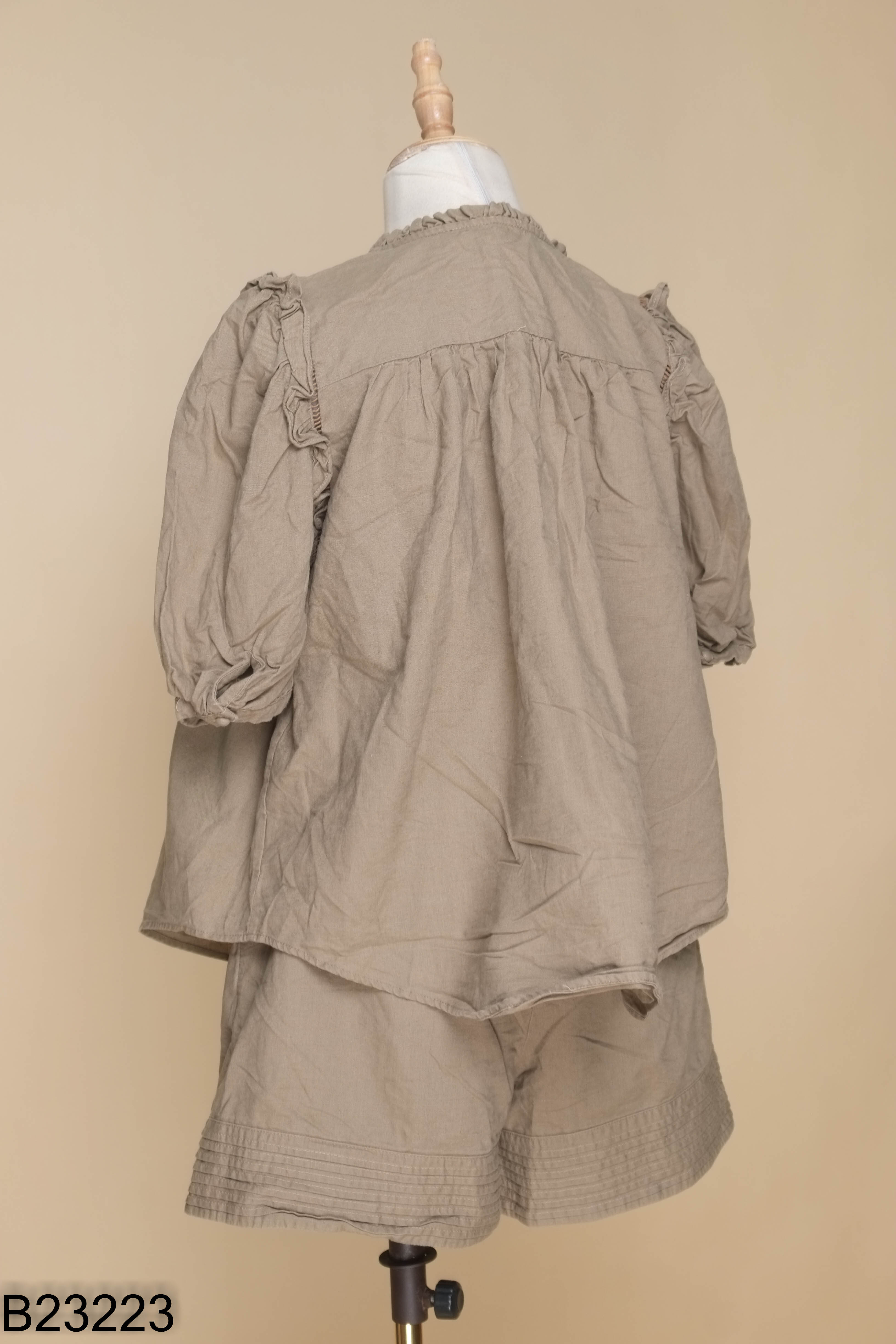 Set linen nâu áo kiểu + quần shorts