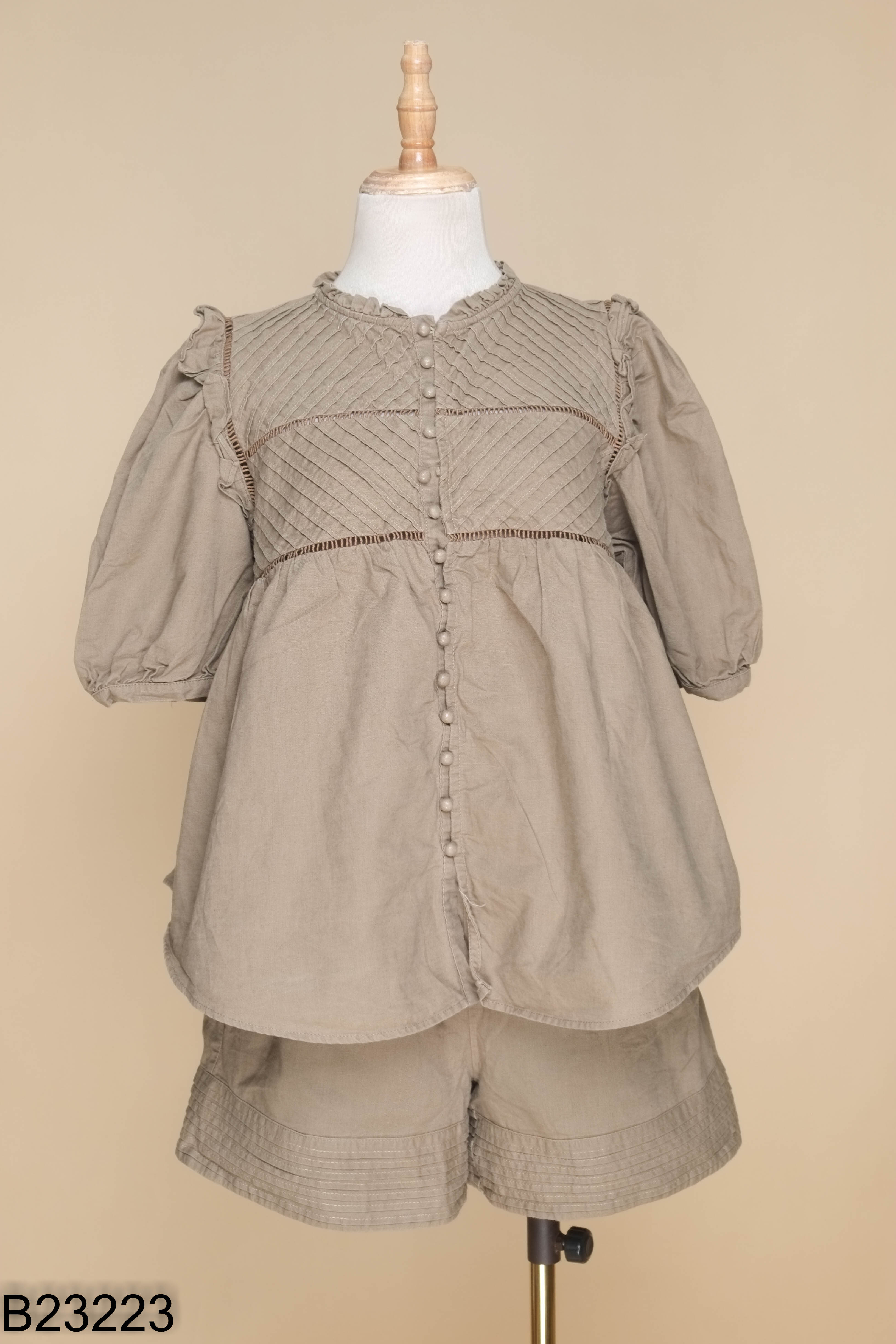 Set linen nâu áo kiểu + quần shorts