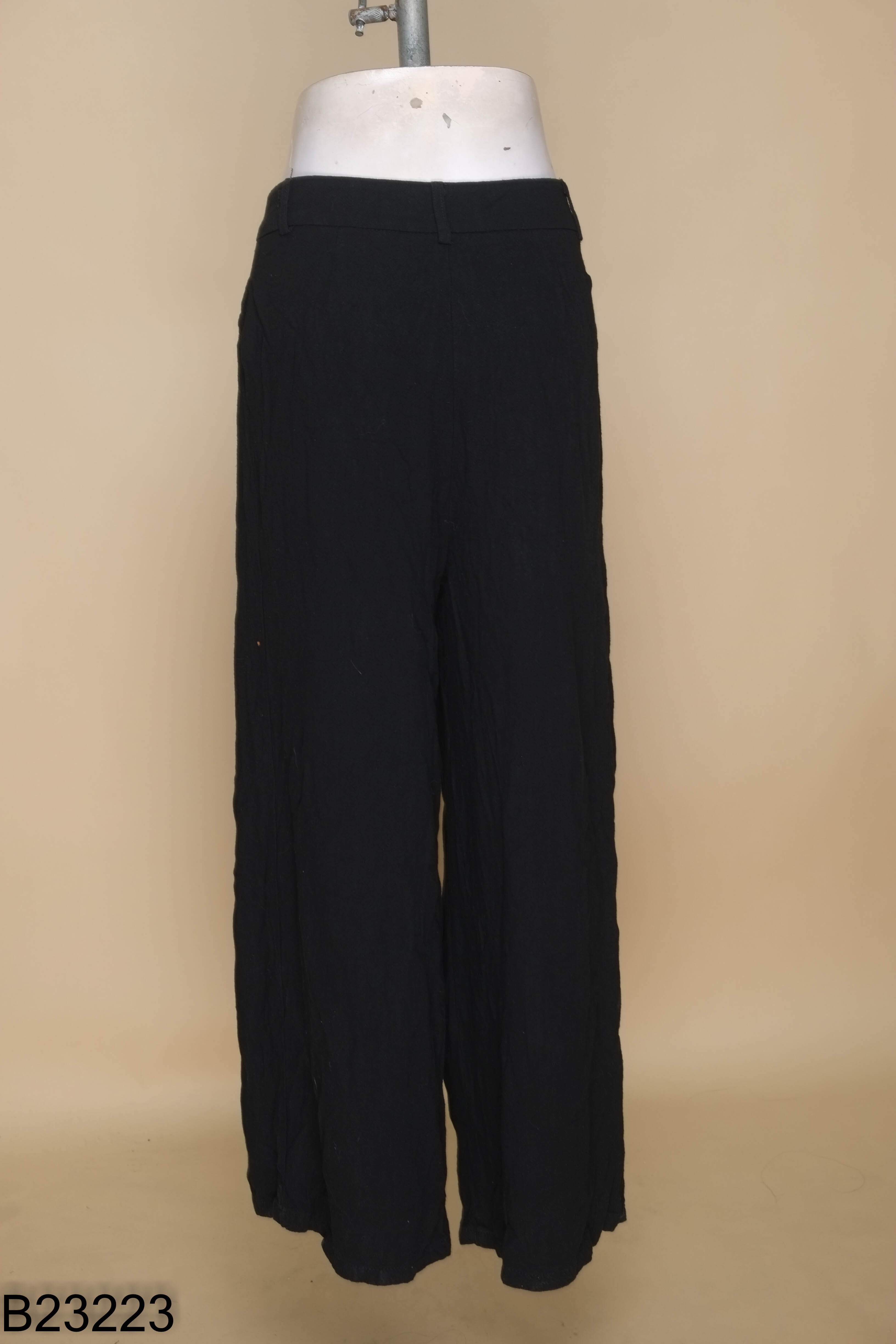 Quần WG.WE culottes linen đen