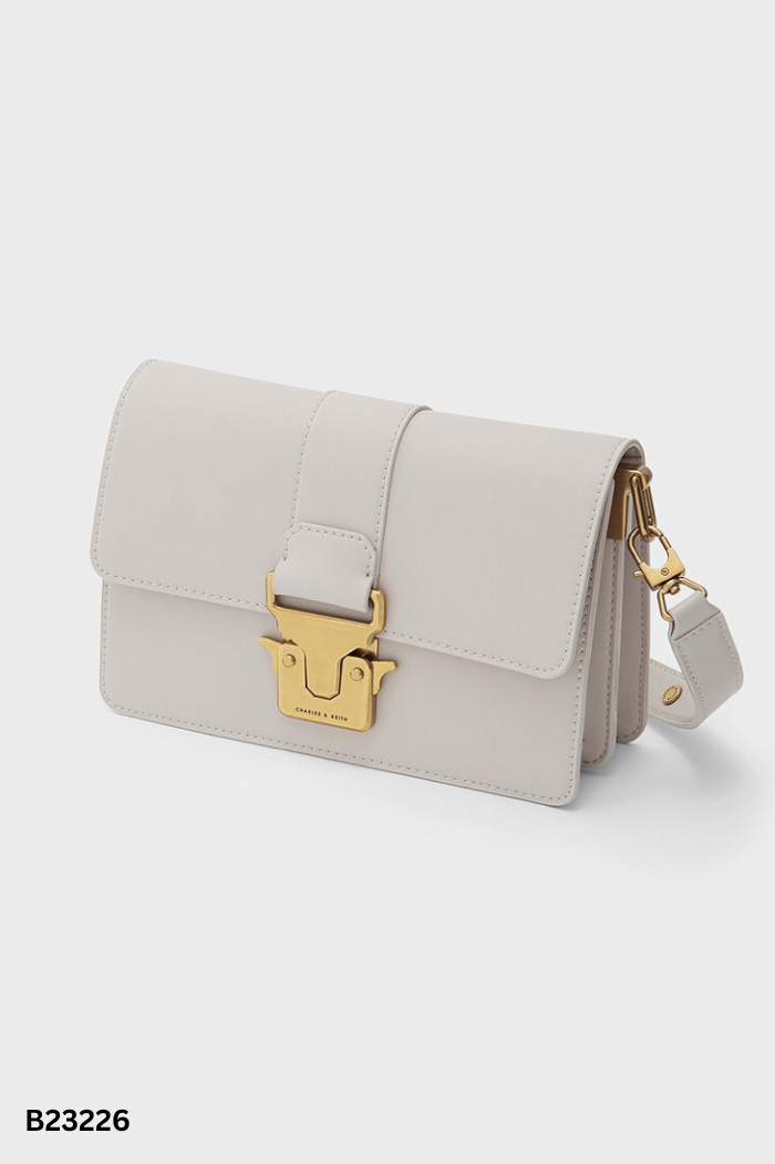 Túi xách CHARLES& KEITH da be khoác đầu trâu