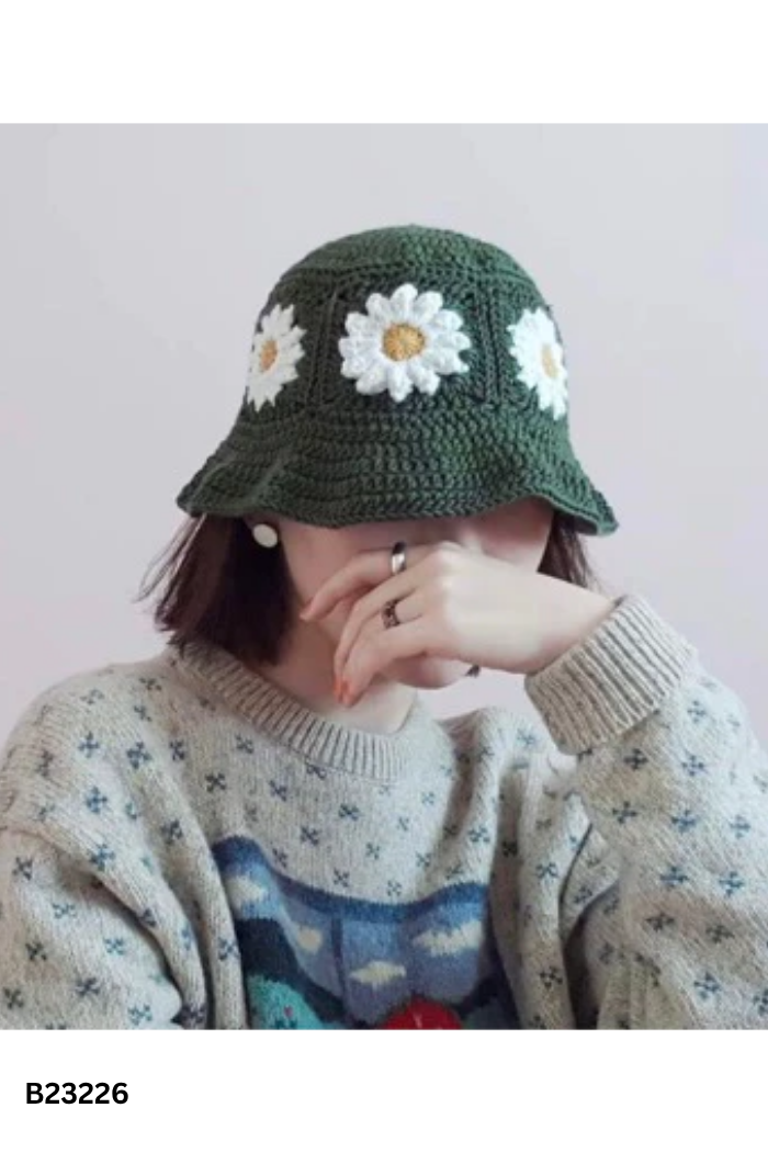 Mũ len xanh lá hoa trắng