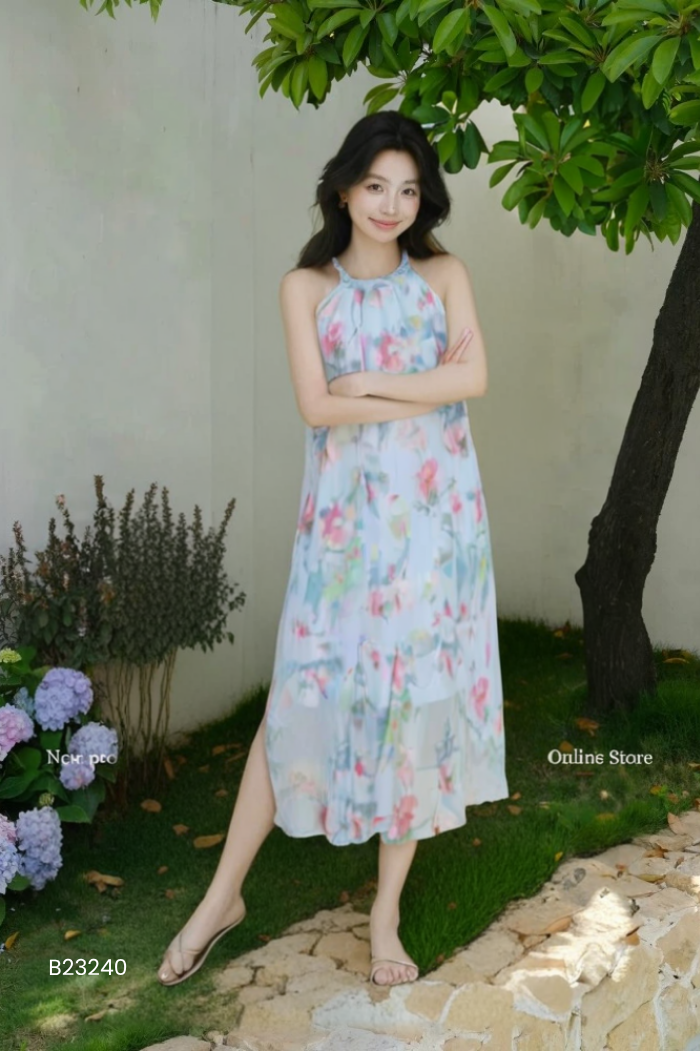 Váy xanh họa tiết cổ yếm