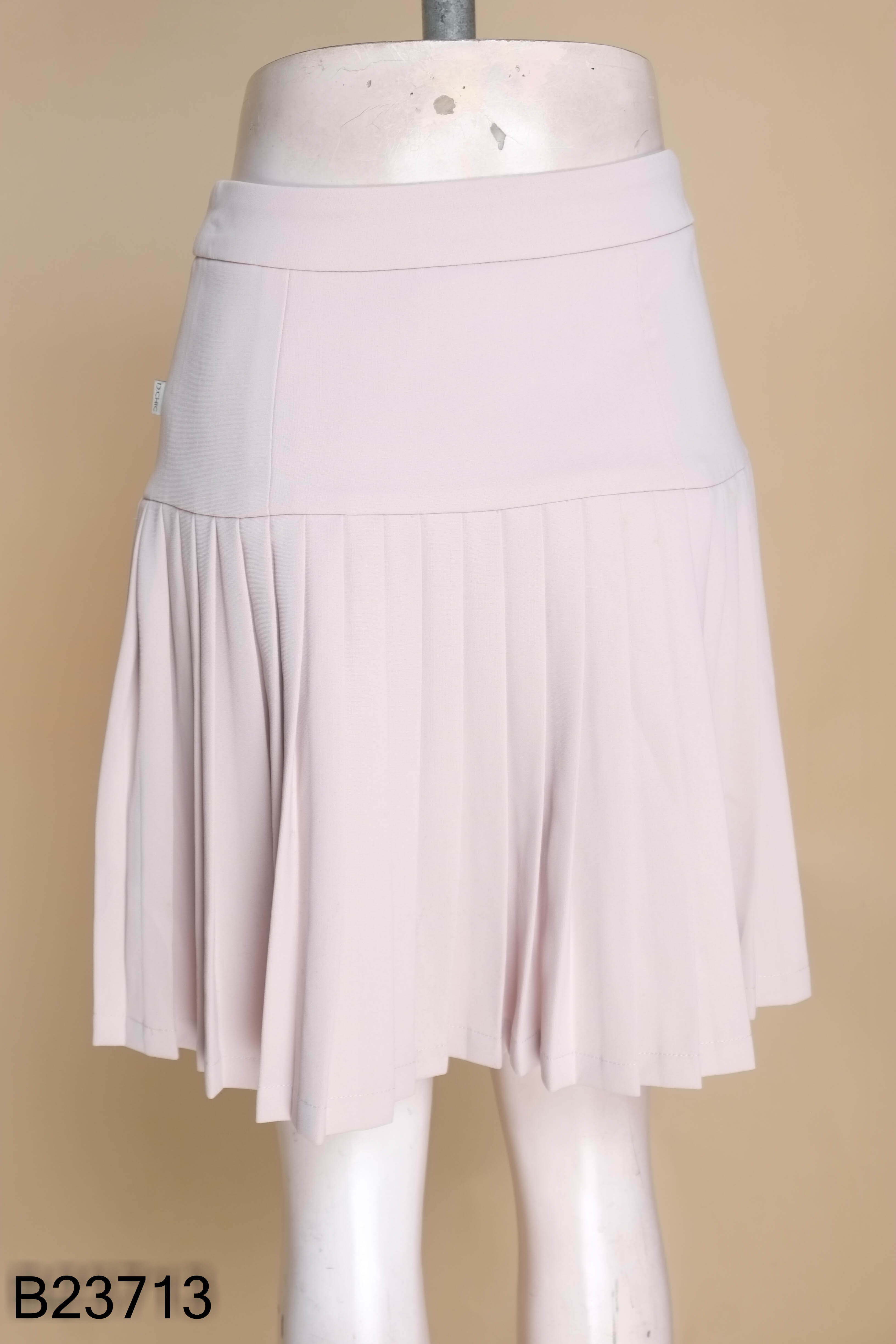 Chân váy D.CHIC be xếp ly