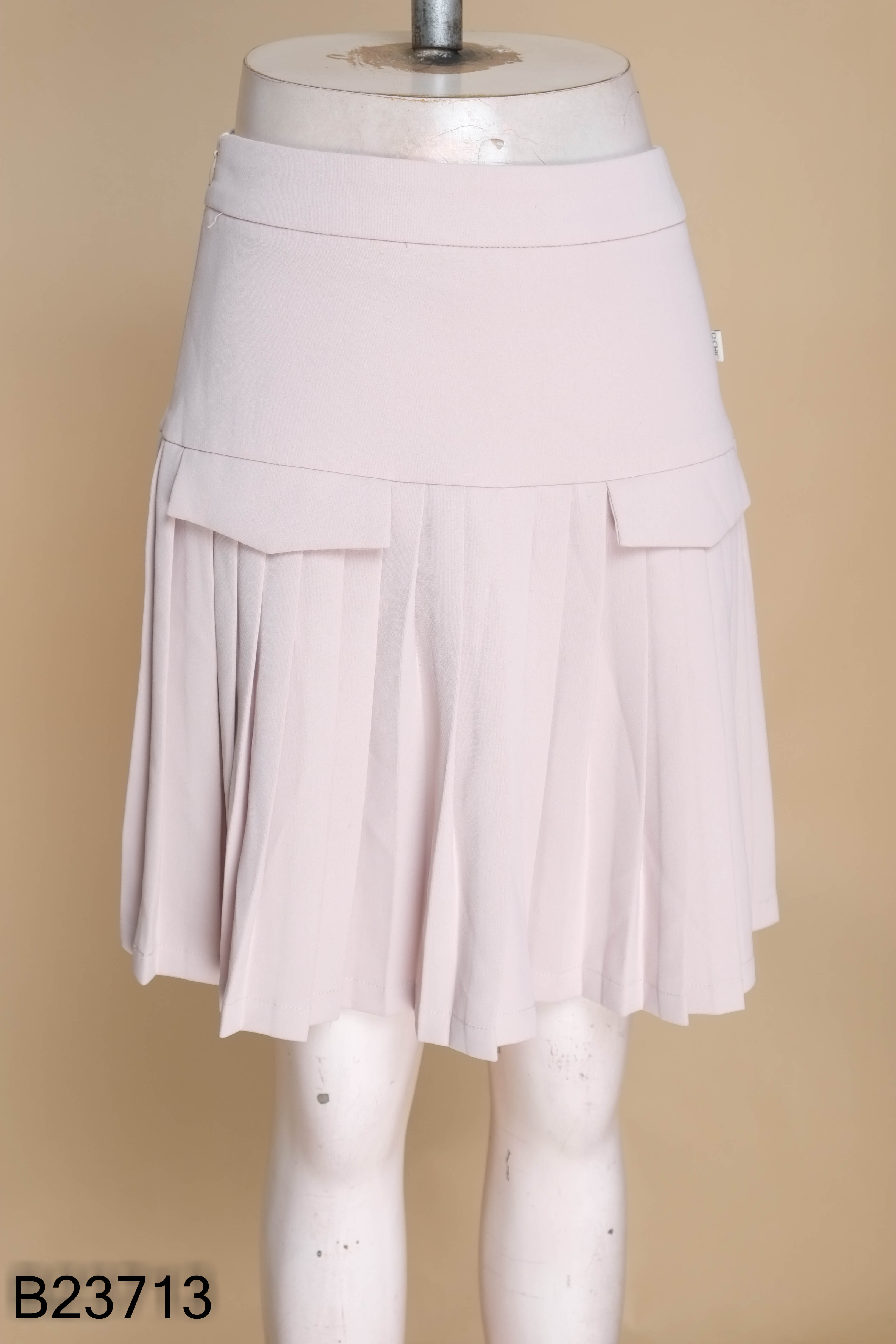 Chân váy D.CHIC be xếp ly