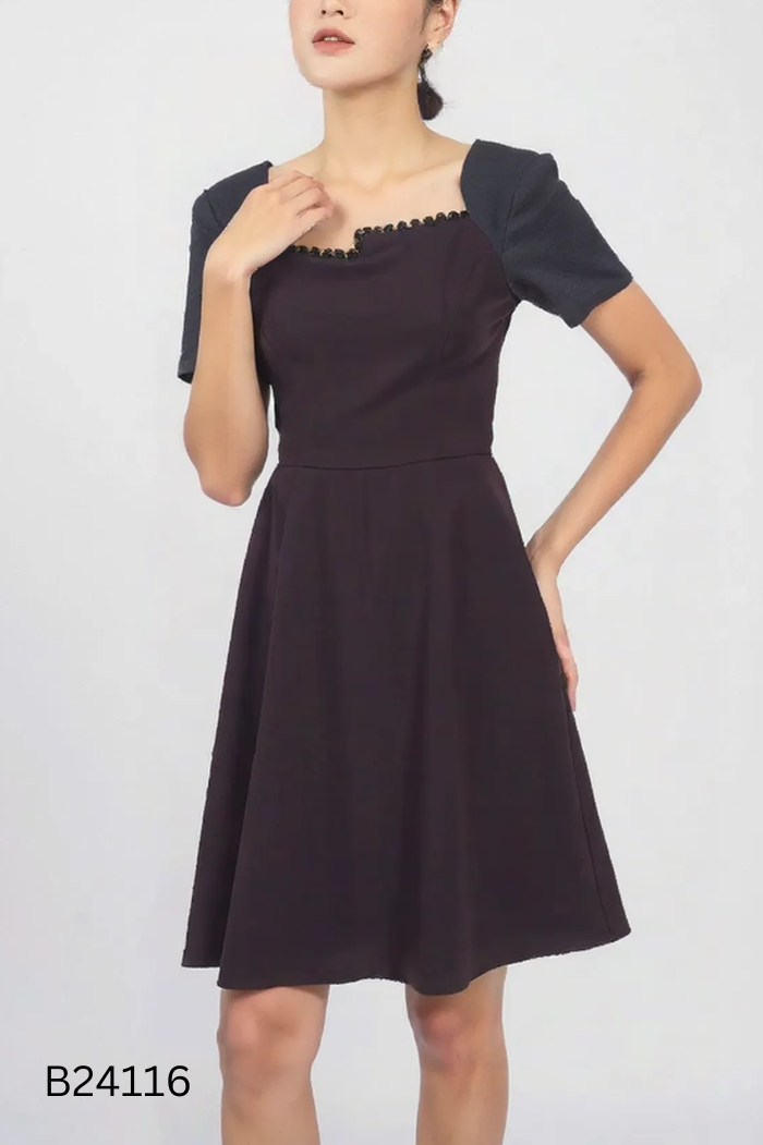 Váy đen 20AGAIN cổ vuông