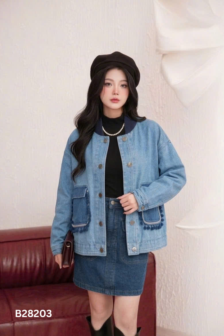 Áo khoác jeans xanh phối tua rua