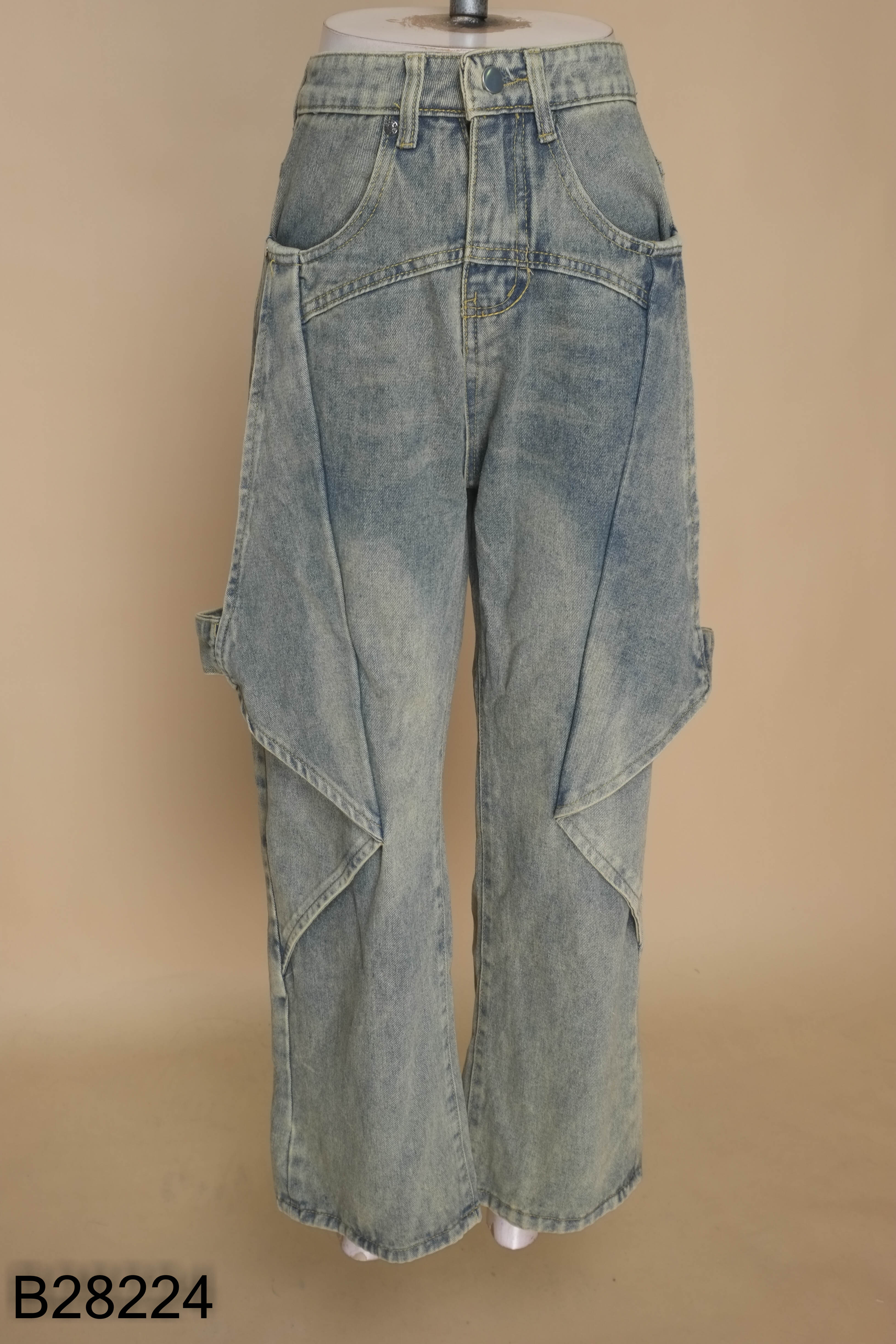 Quần jeans xanh túi hộp