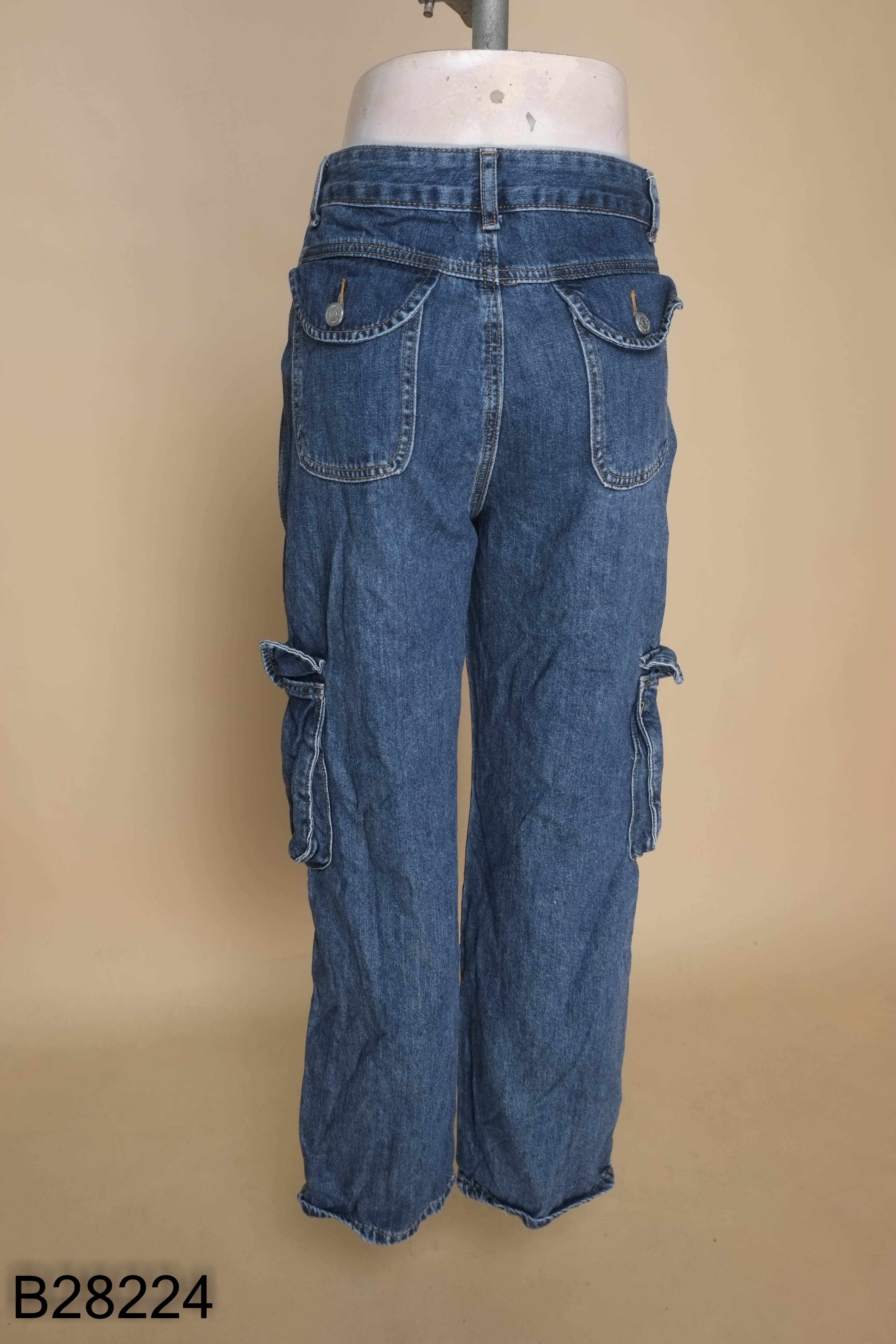 Quần jeans xanh túi hộp