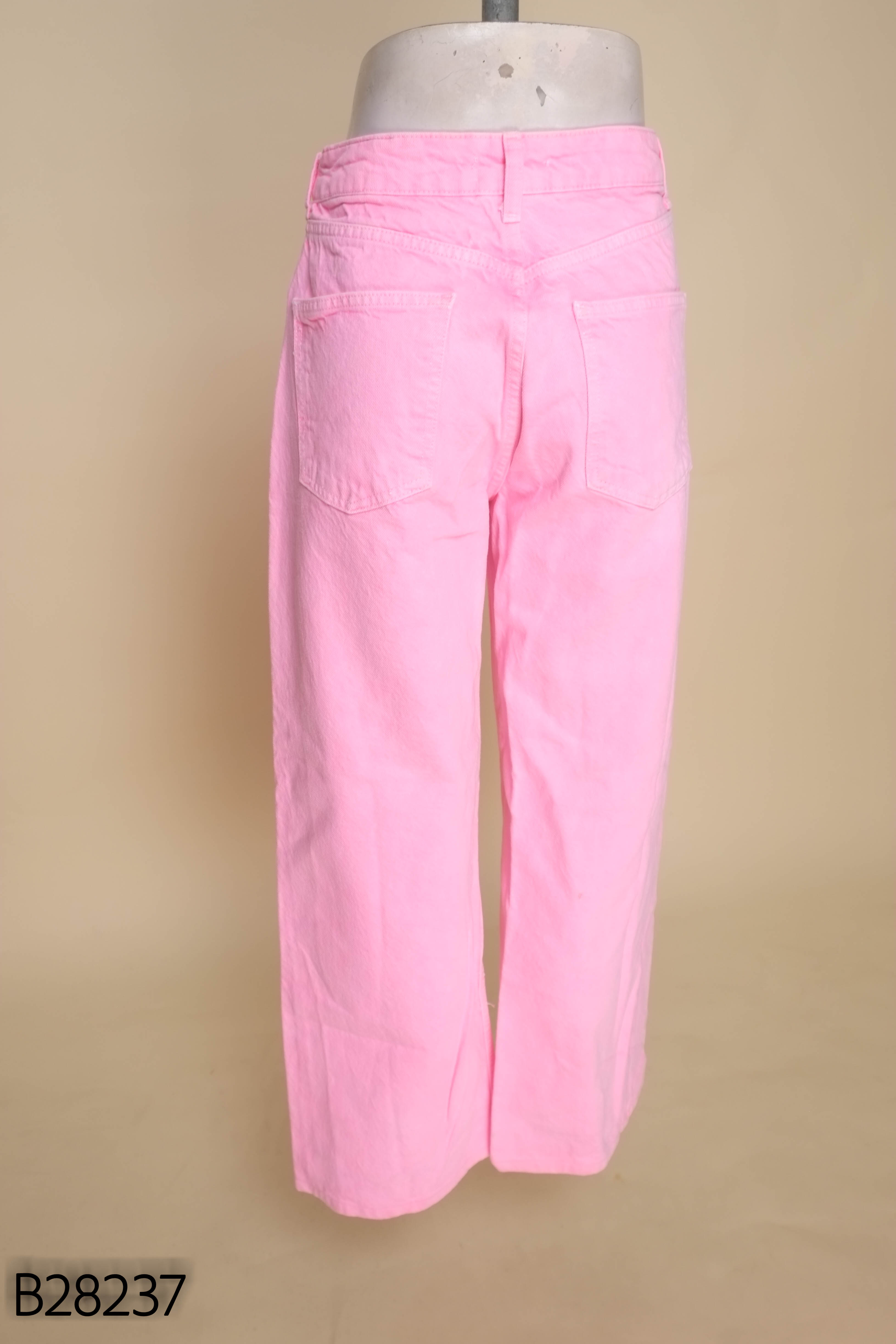 Quần jeans ZARA hồng suông