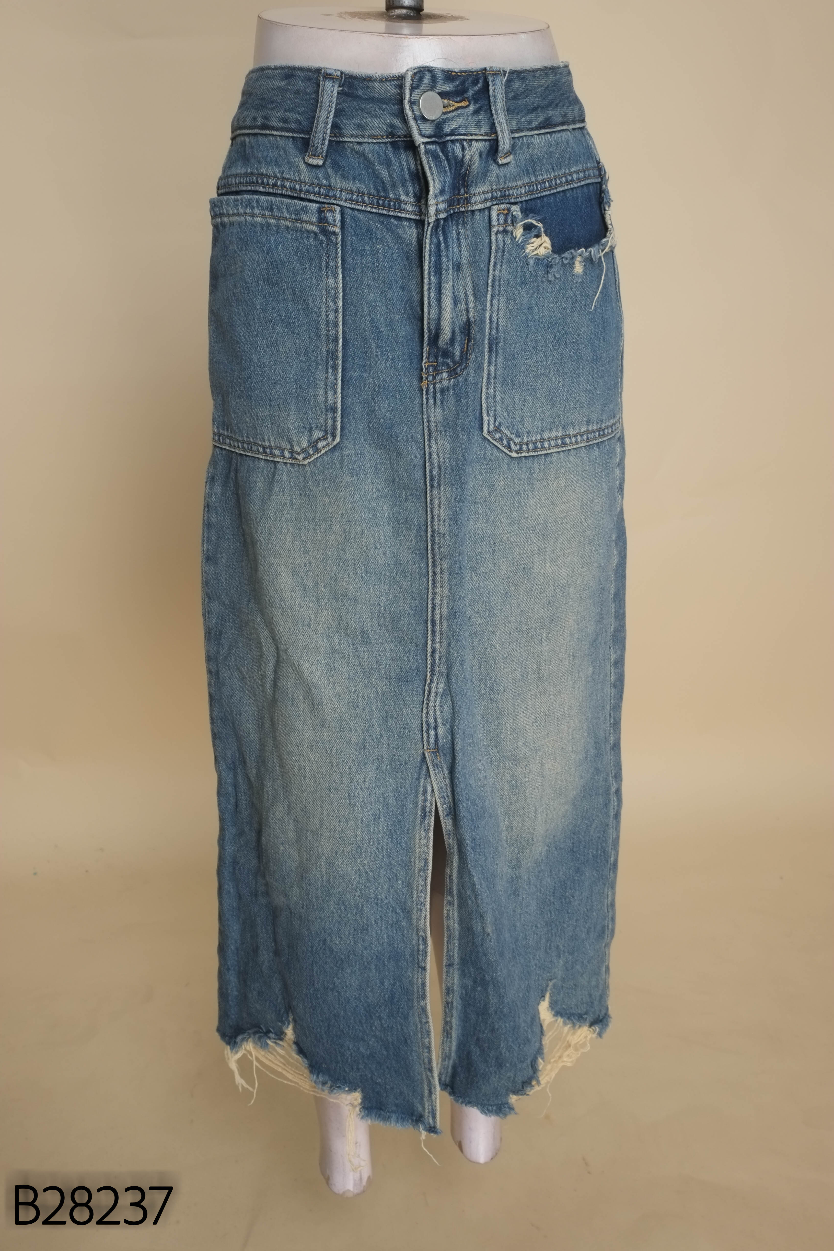 Chân váy jeans xanh xẻ tà